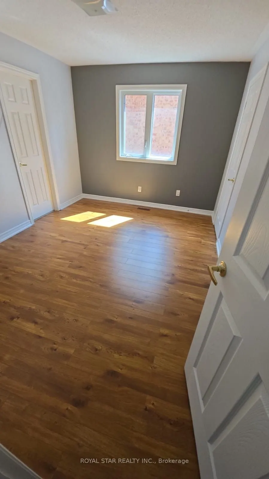 300 Wrigglesworth Crescent