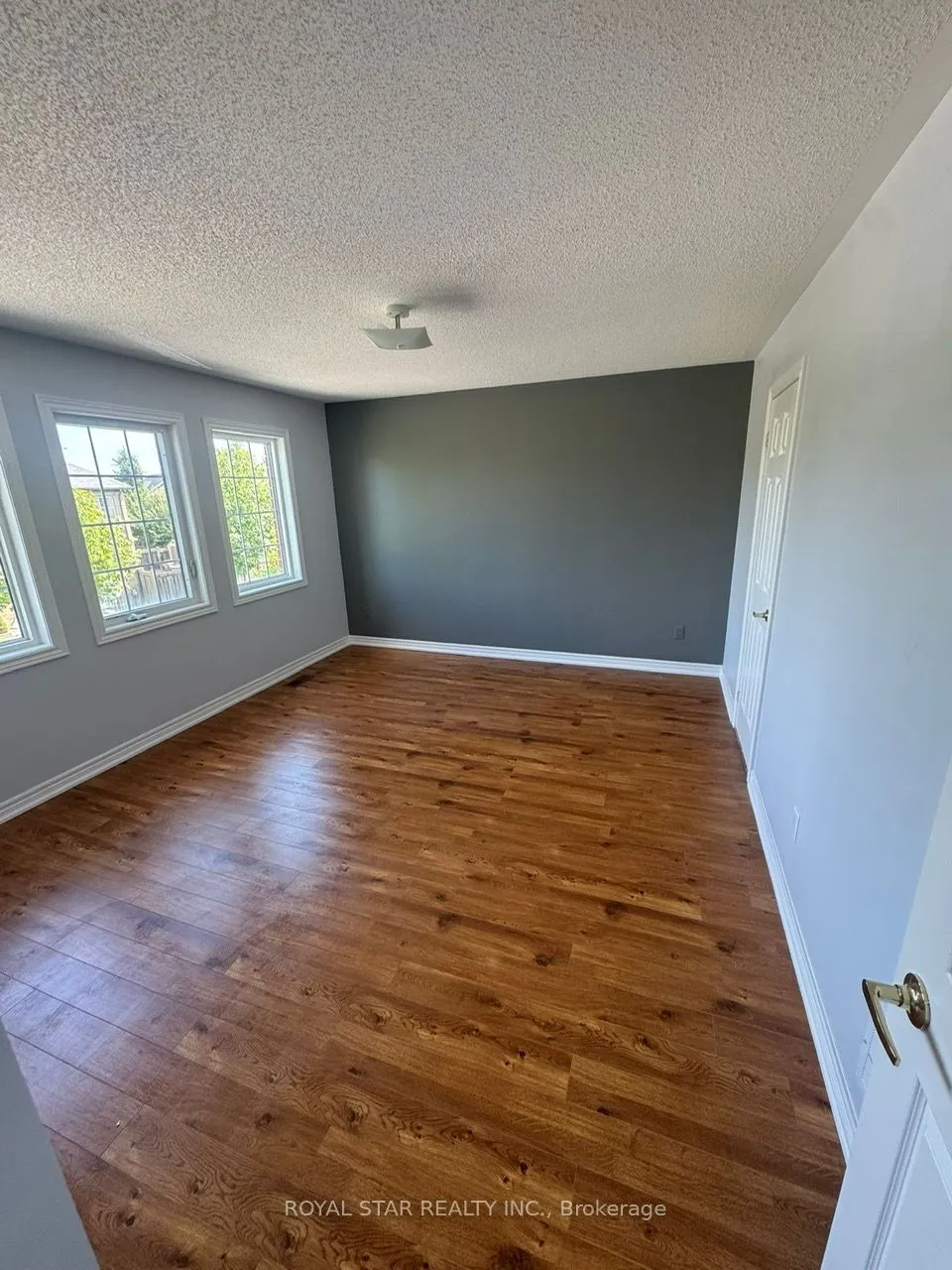 300 Wrigglesworth Crescent