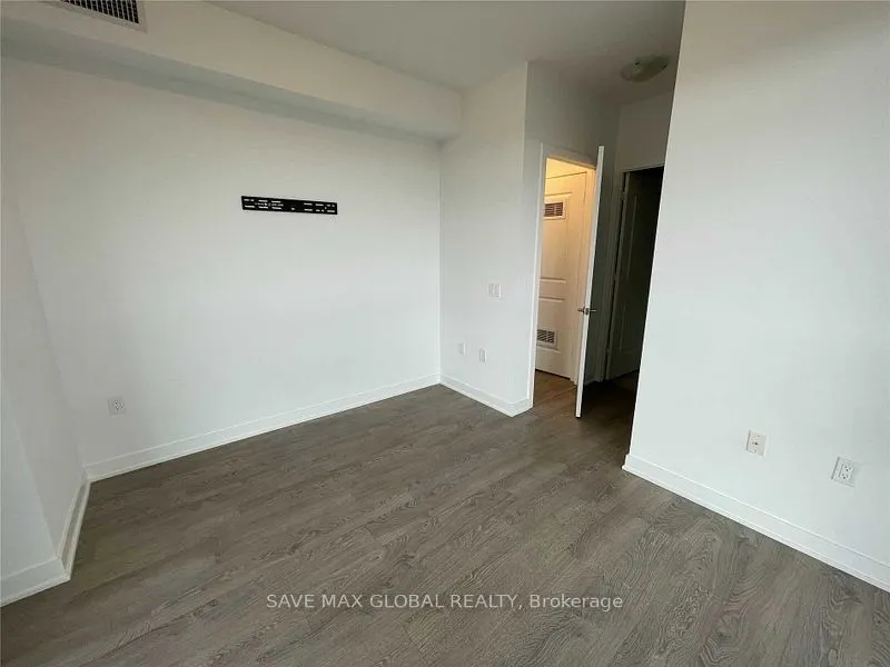4699 Glen Erin Drive, #809