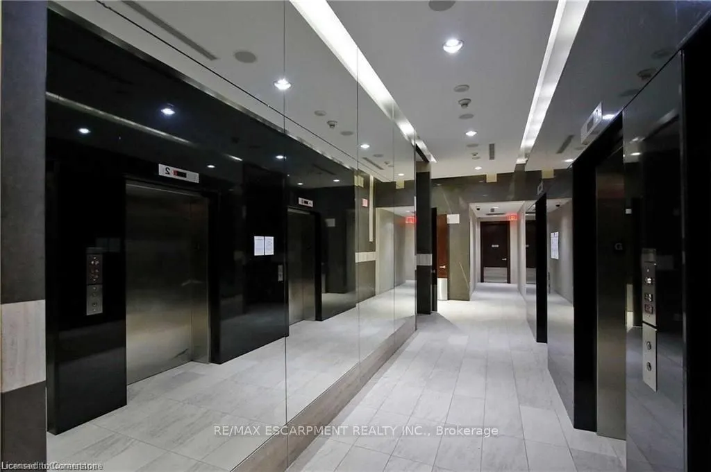330 BURNHAMTHORPE Road W, #2402