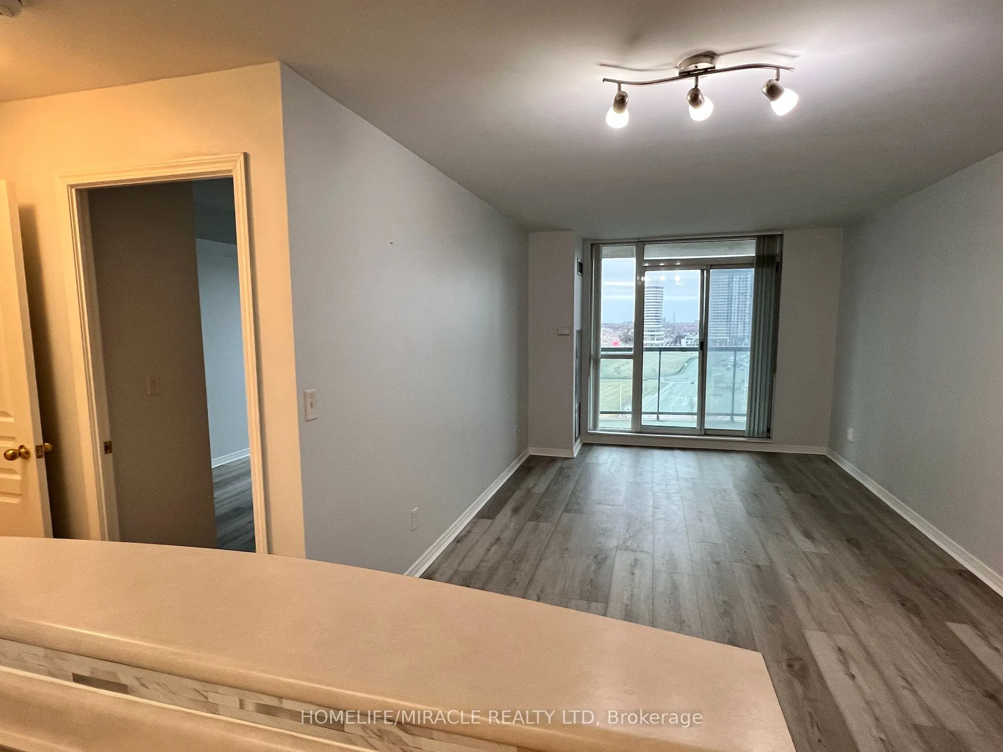 2565 Erin Centre Boulevard, #1208
