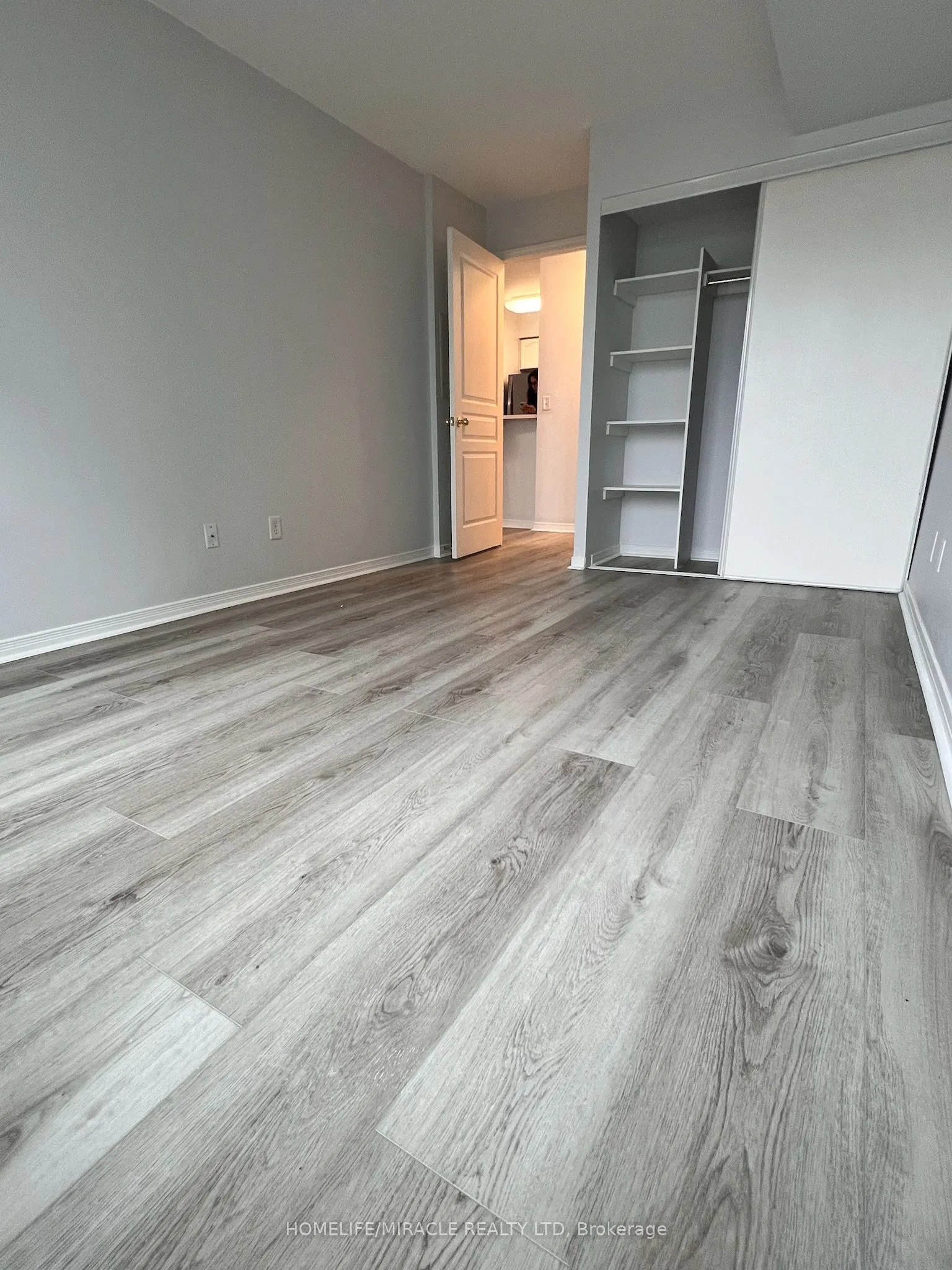 2565 Erin Centre Boulevard, #1208