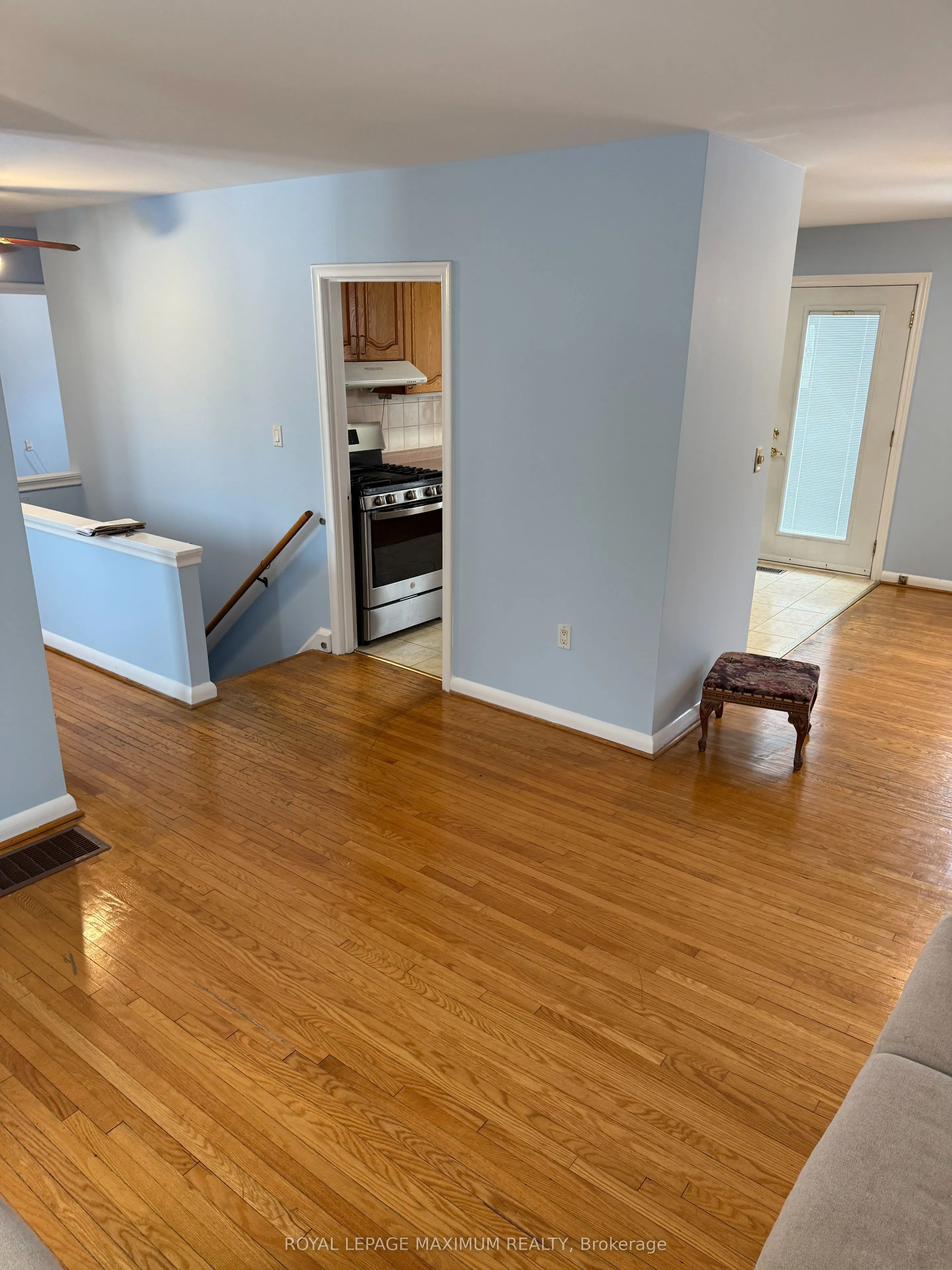 5 Lawrence Crescent, #Upper