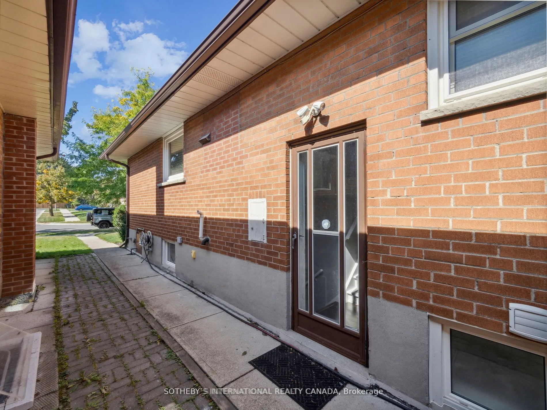 14 Laurelwood Crescent, #Lower