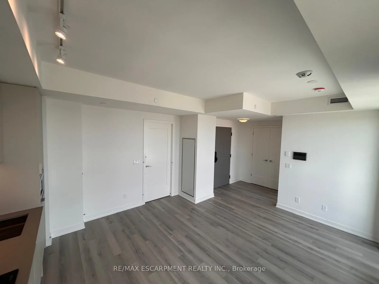 3079 Trafalgar Road, #1403