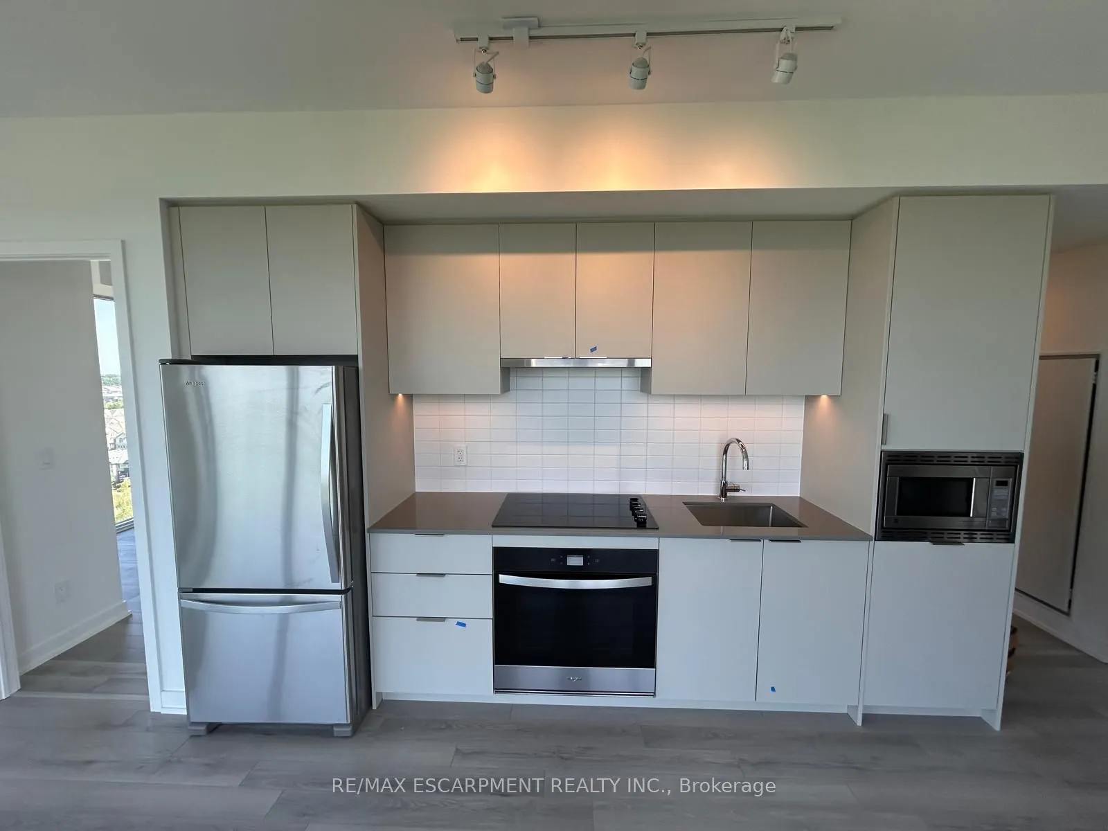 3079 Trafalgar Road, #1403