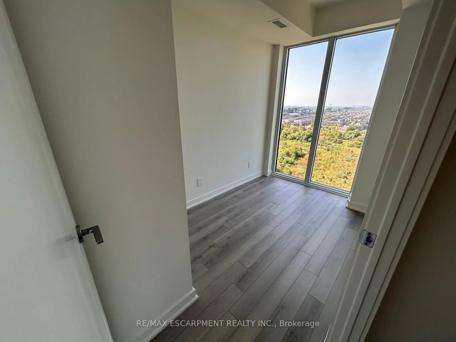 3079 Trafalgar Road, #1403