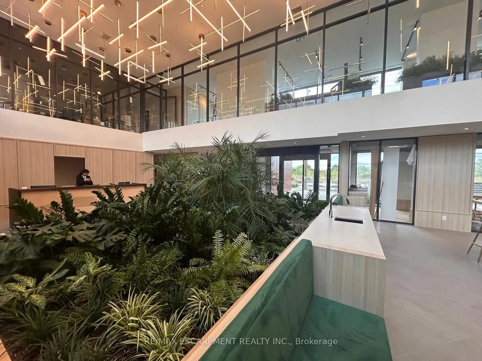 3079 Trafalgar Road, #1403