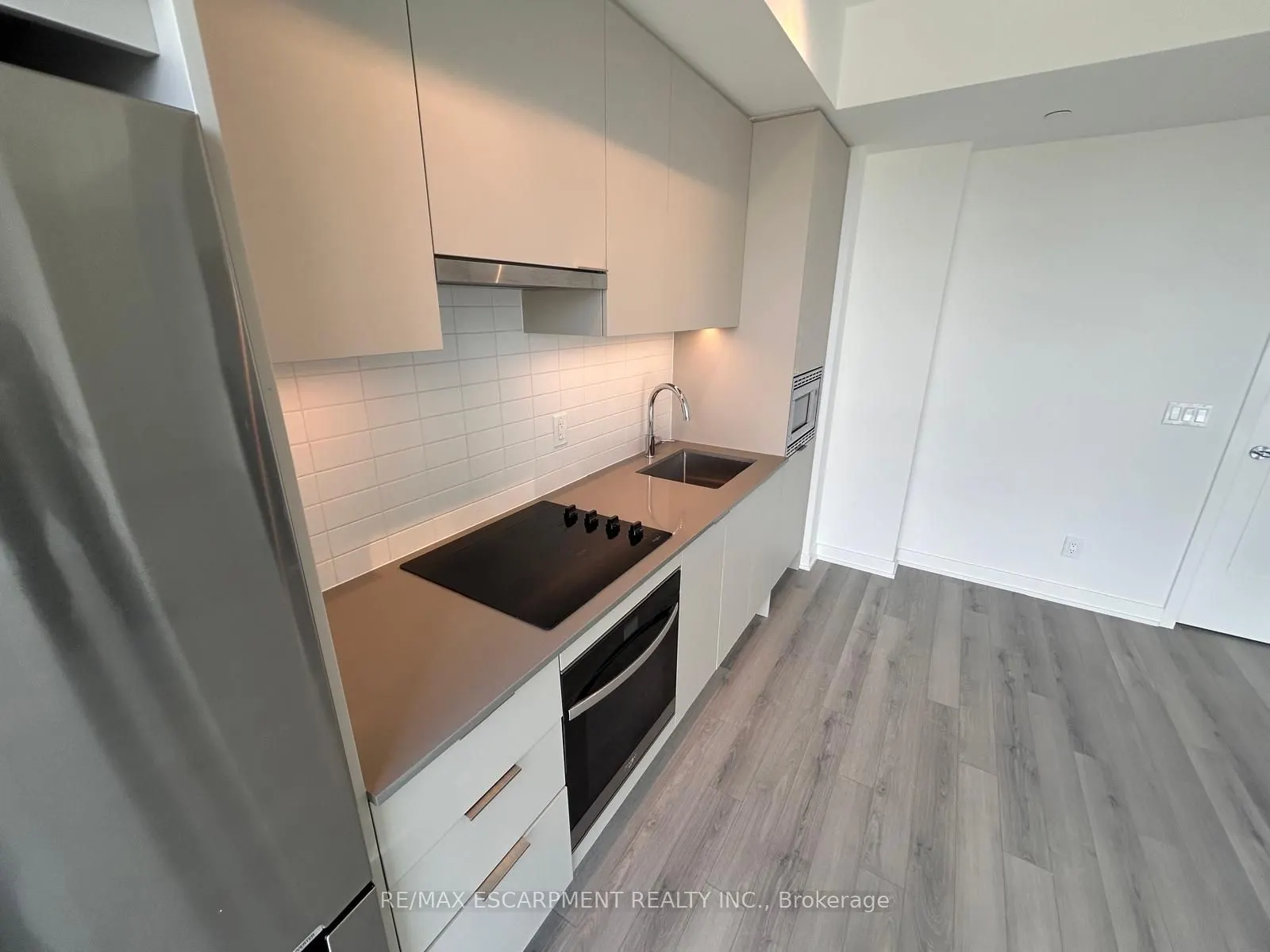 3079 Trafalgar Road, #1403