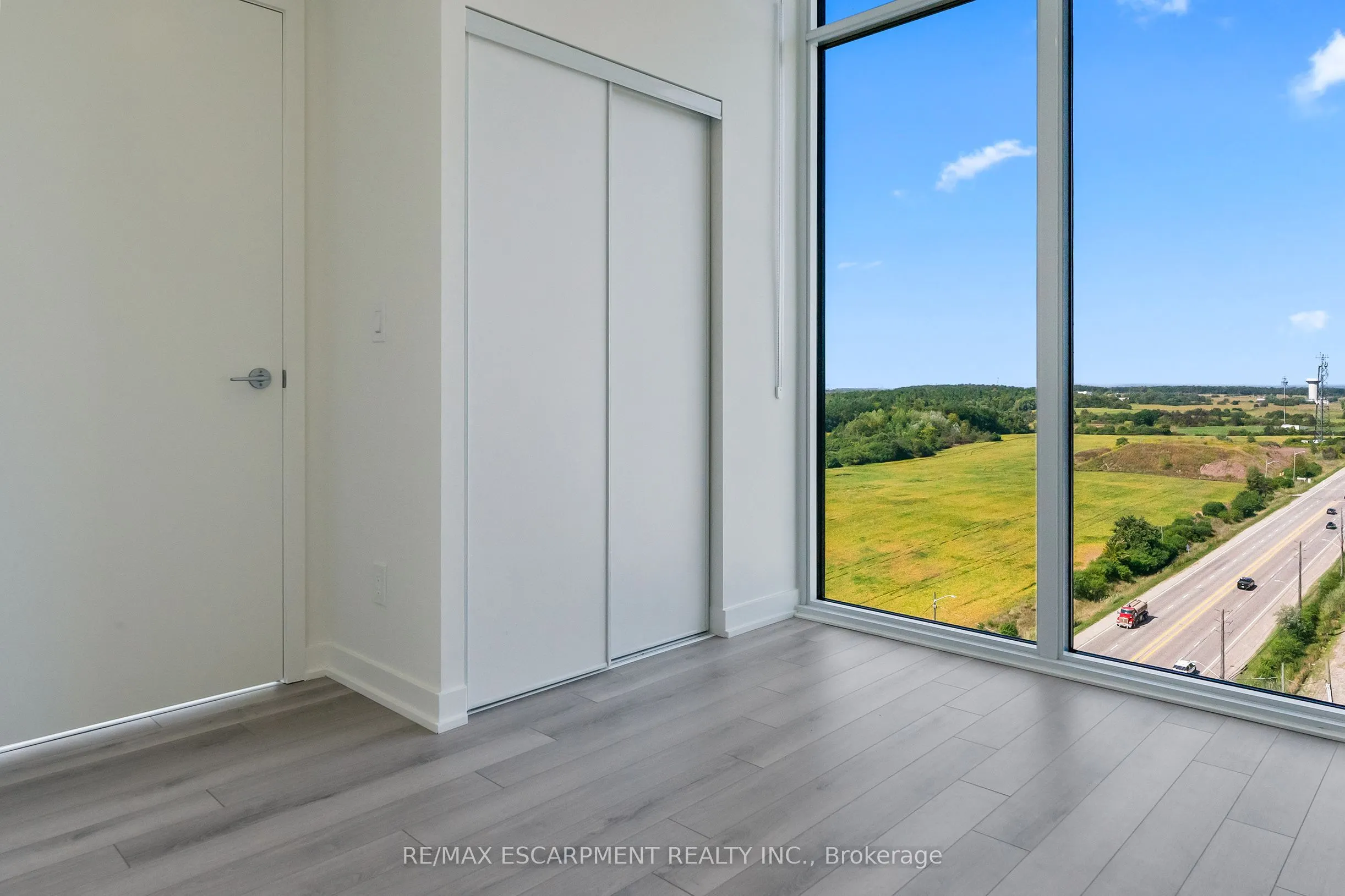 3079 Trafalgar Road, #1403