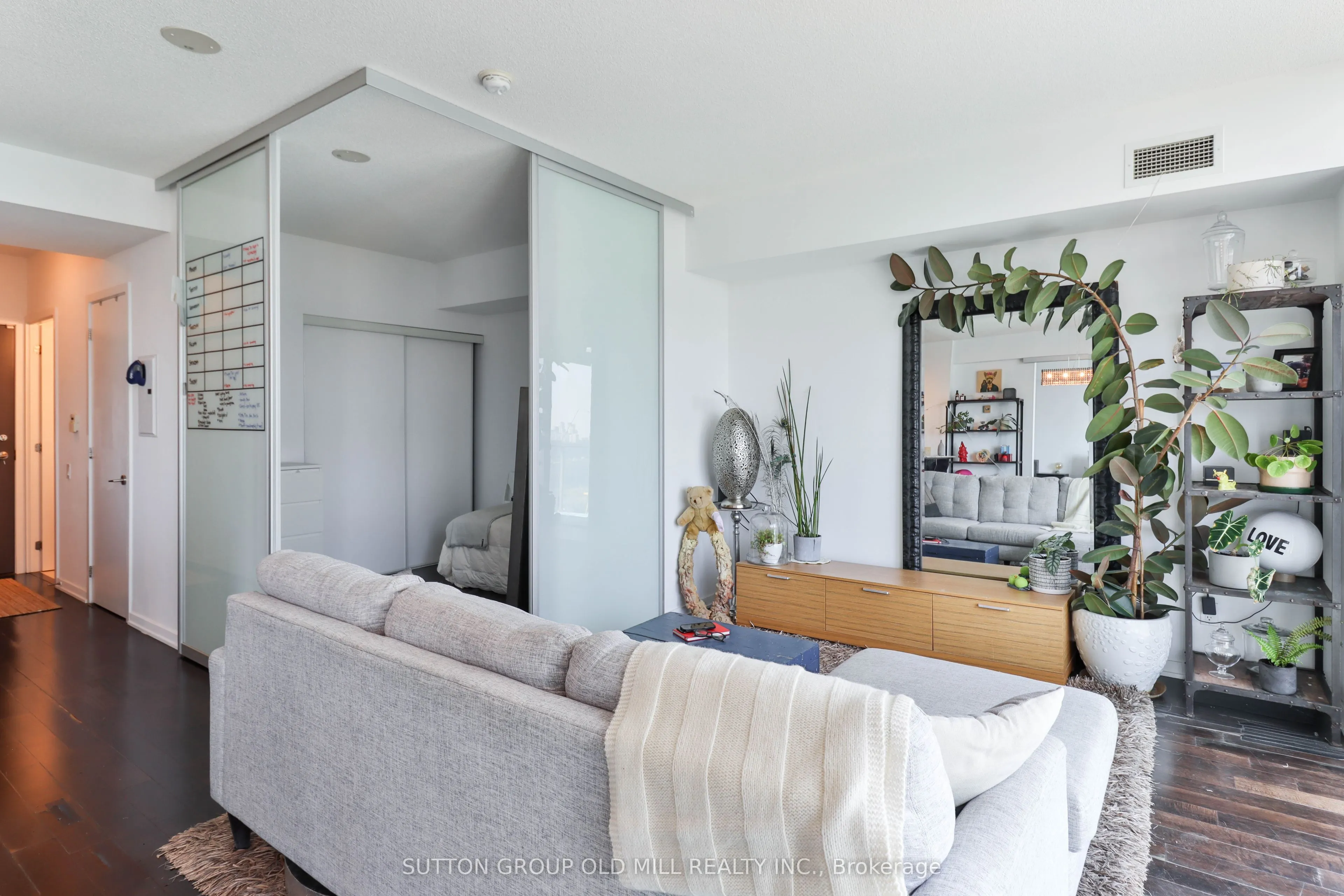 103 The Queensway, #2210