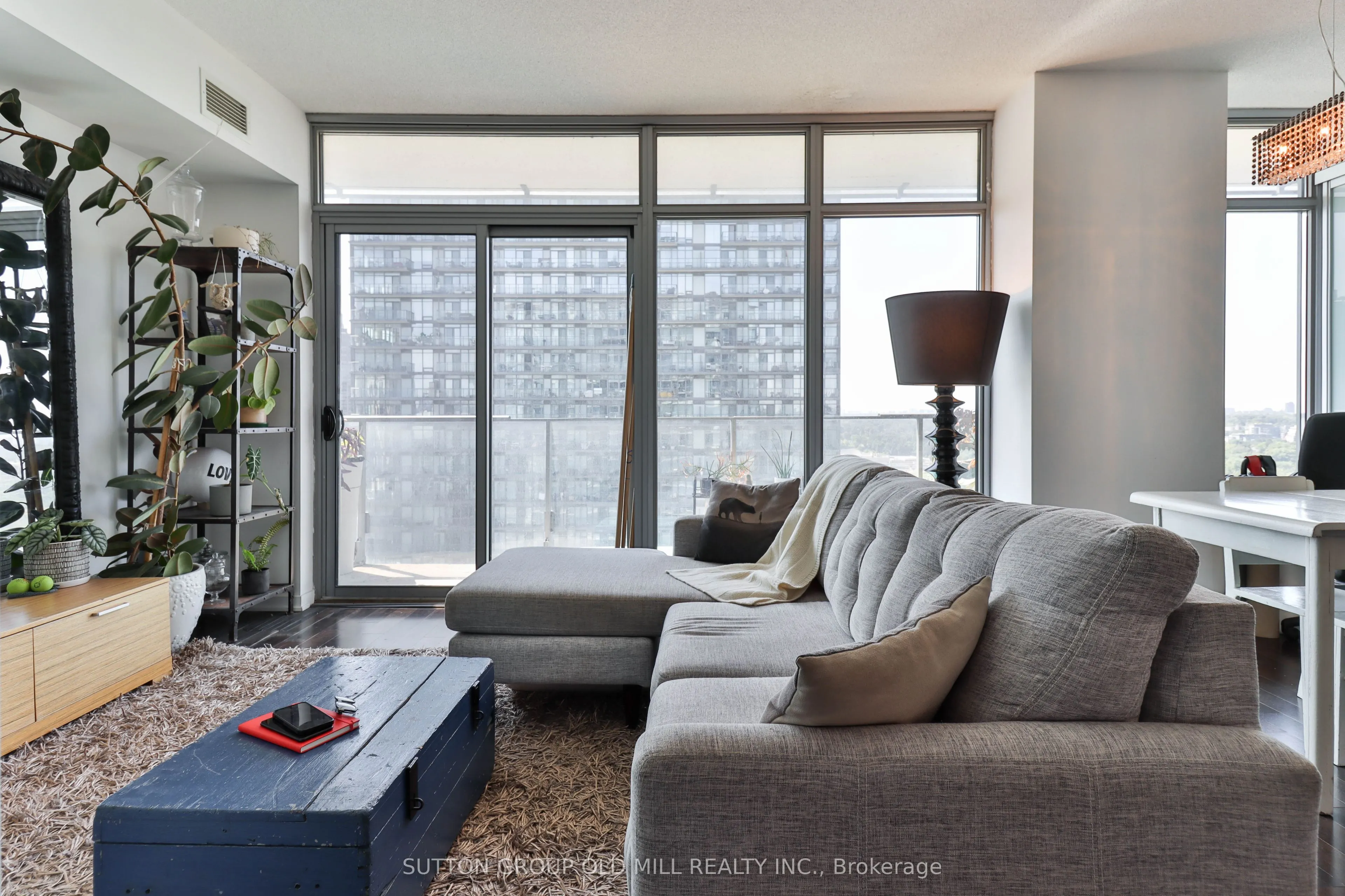 103 The Queensway, #2210