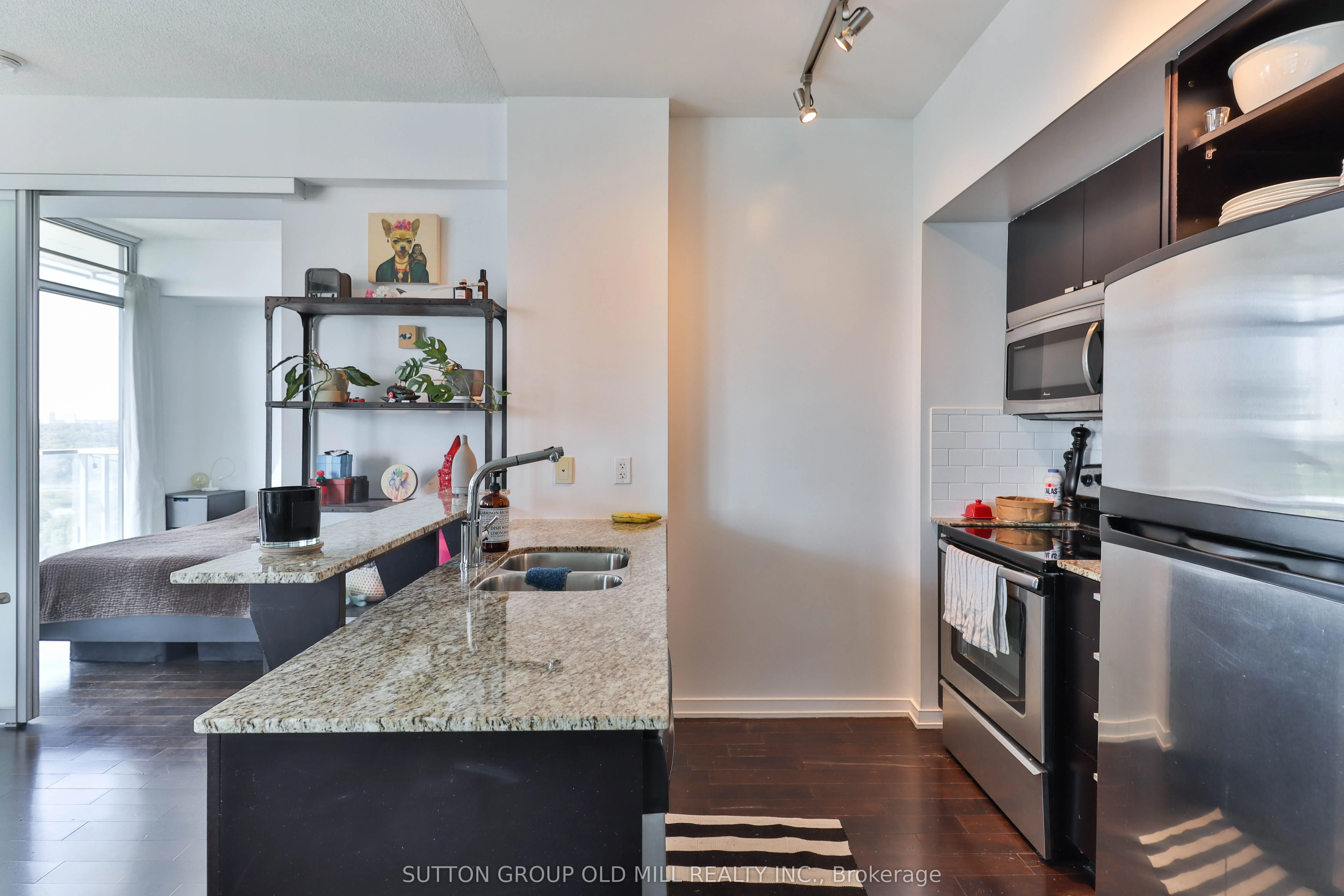 103 The Queensway, #2210