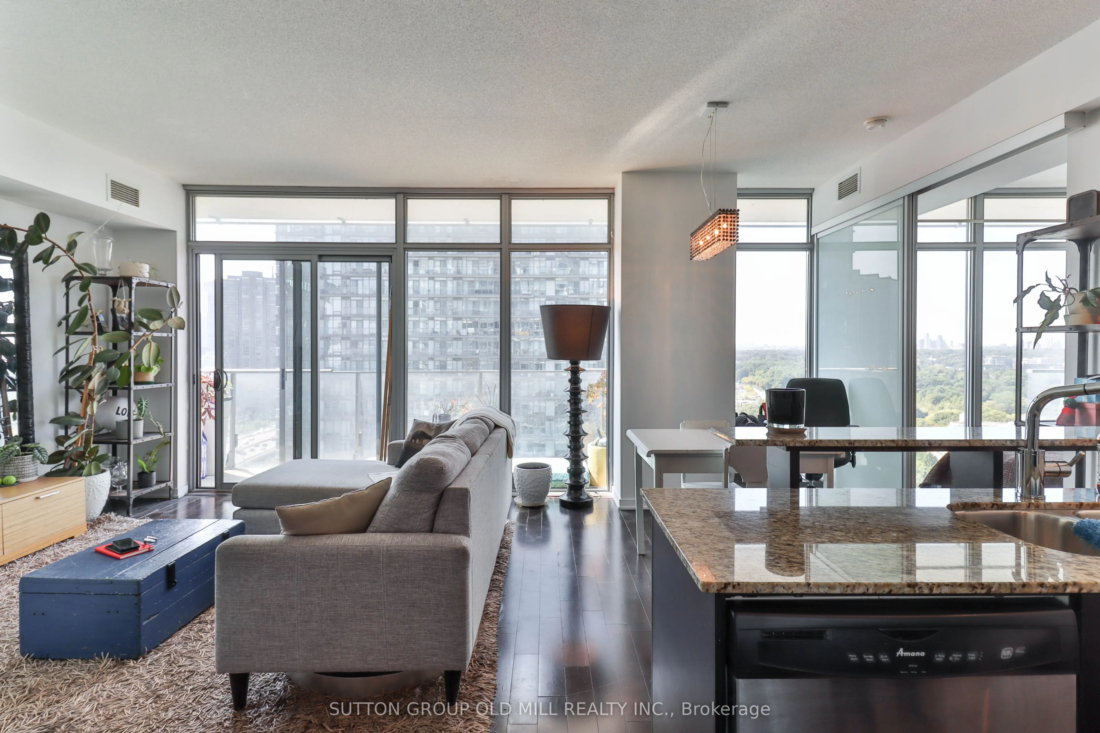 103 The Queensway, #2210