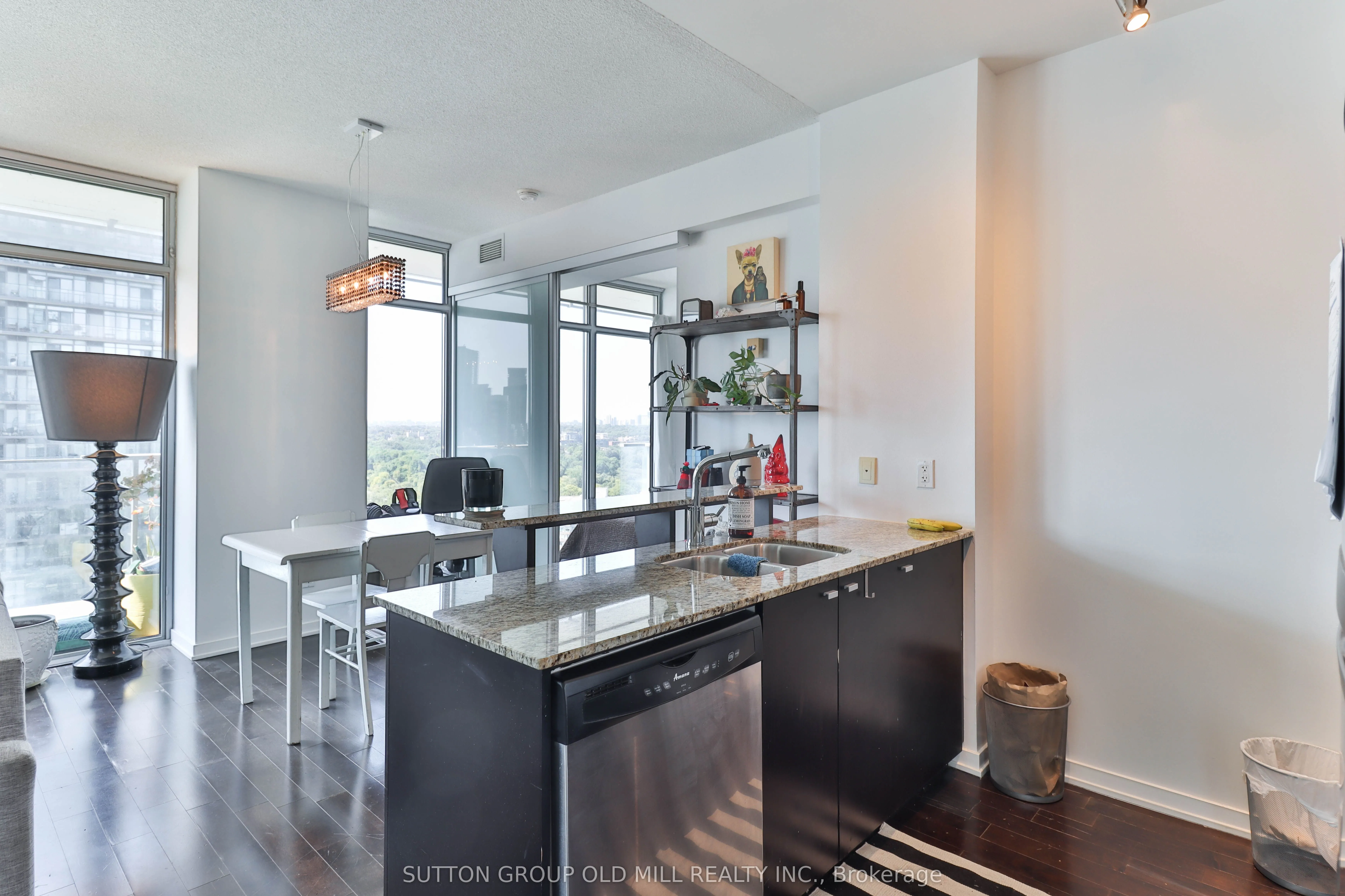 103 The Queensway, #2210