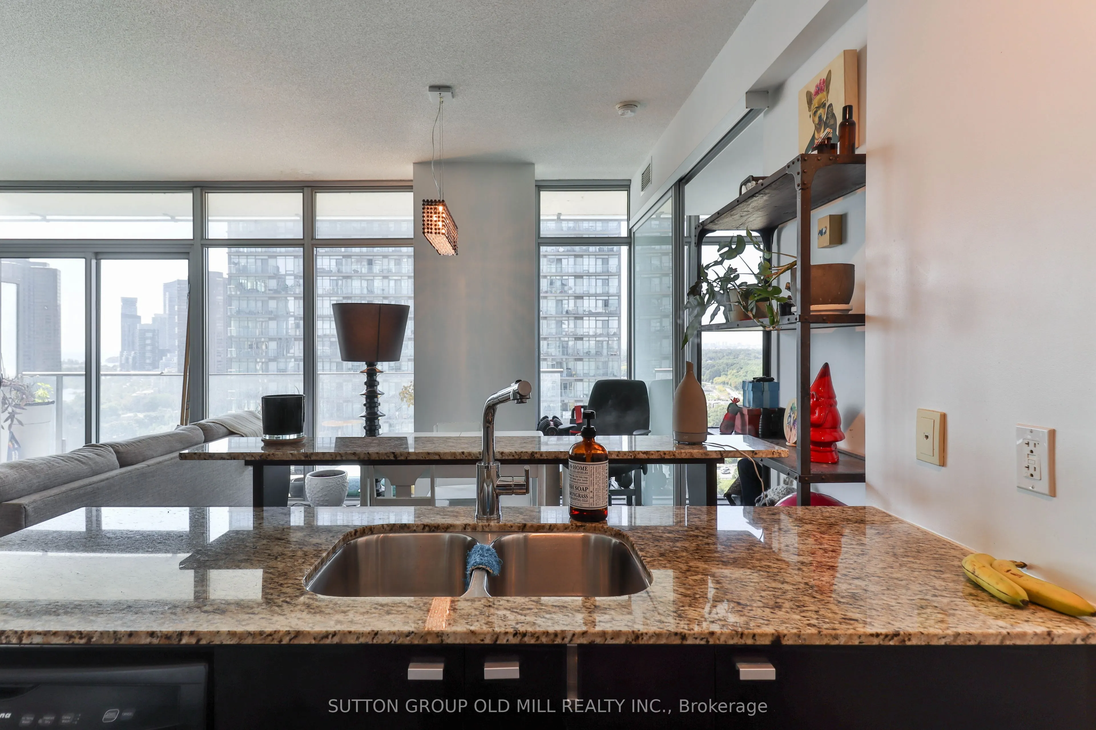 103 The Queensway, #2210