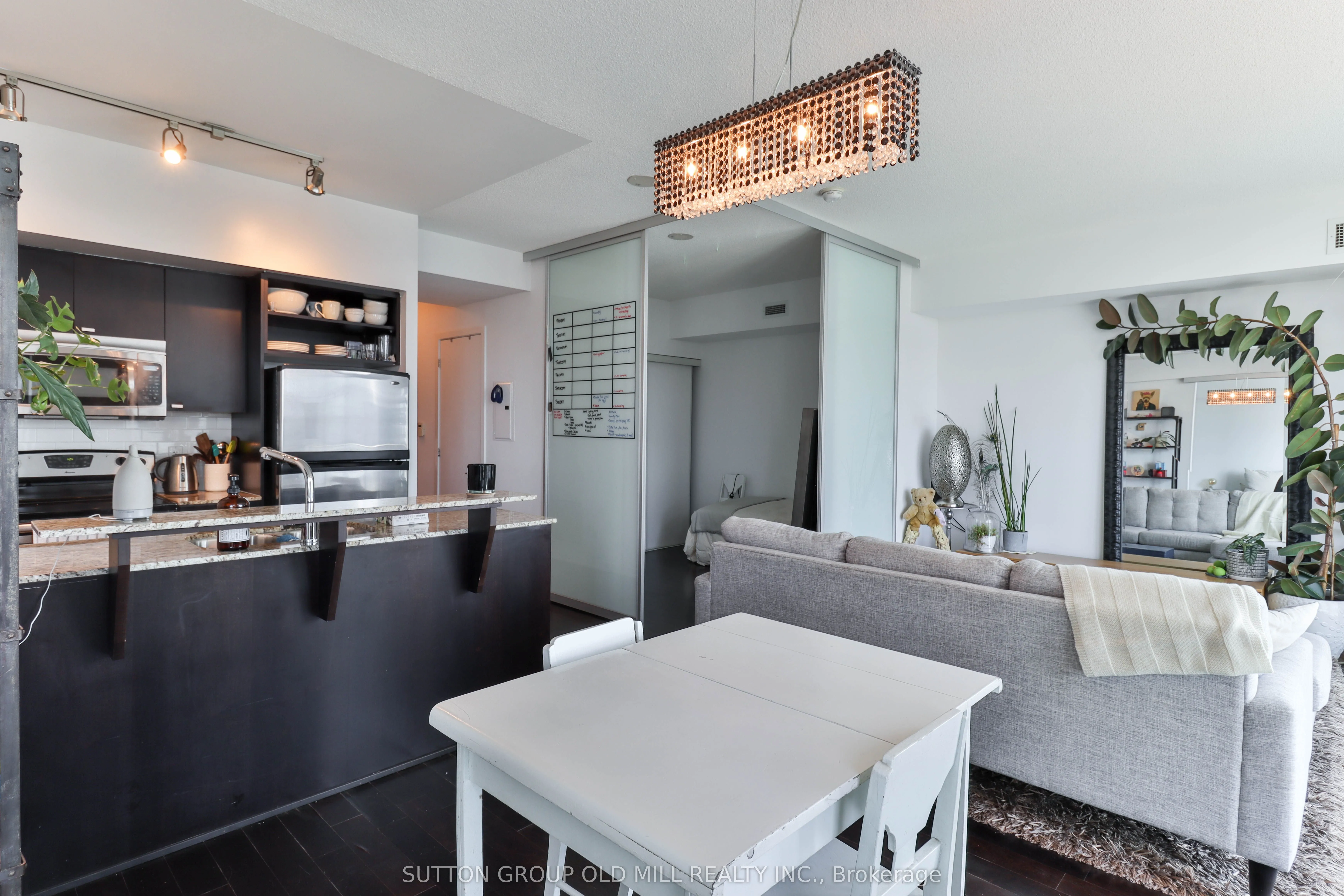 103 The Queensway, #2210