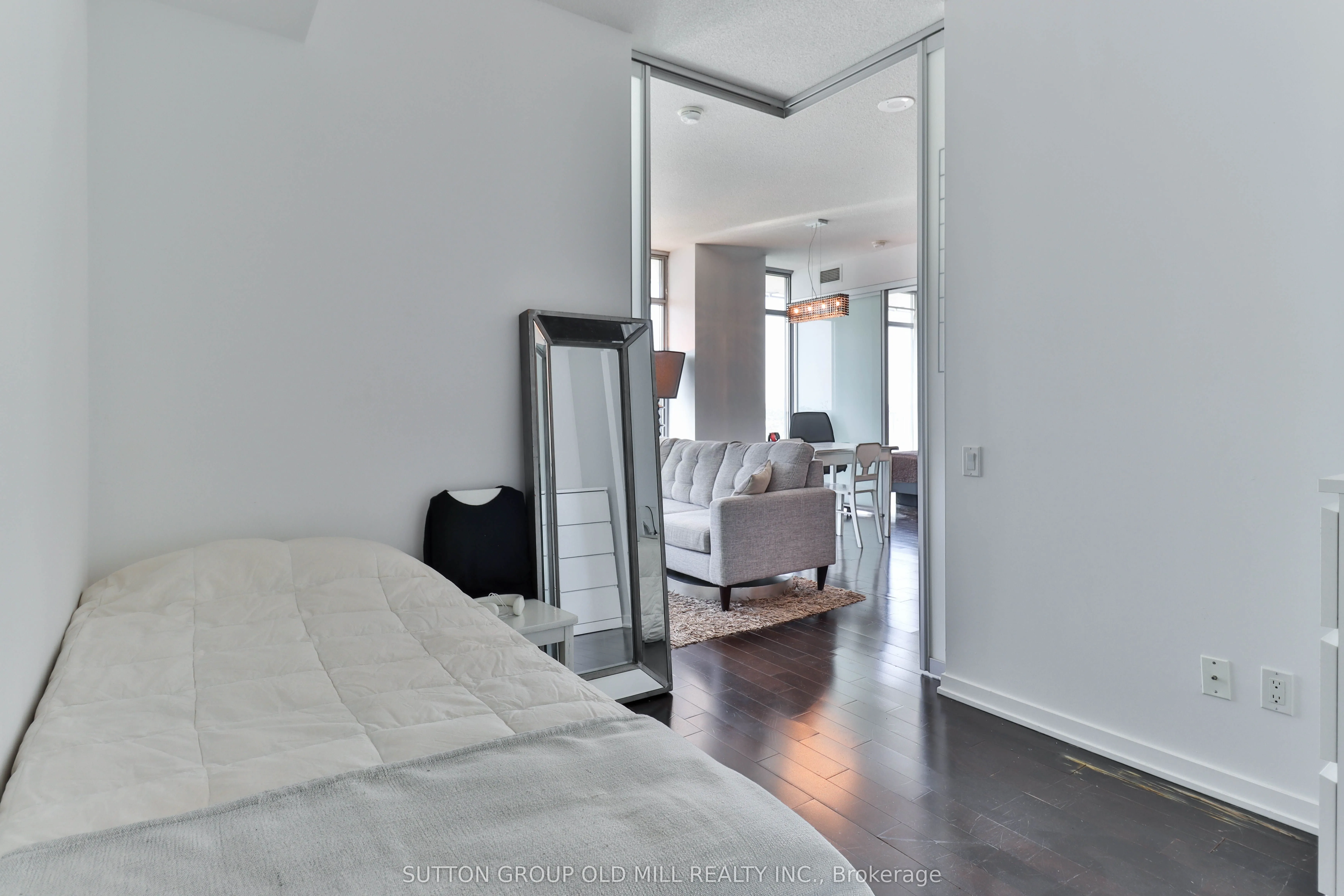103 The Queensway, #2210