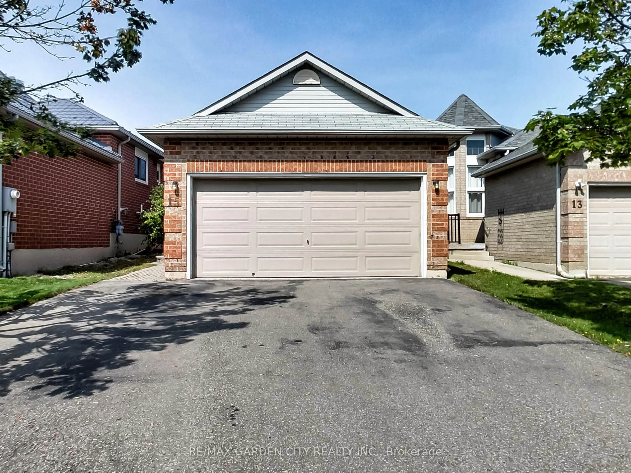 15 CARABRAM Court