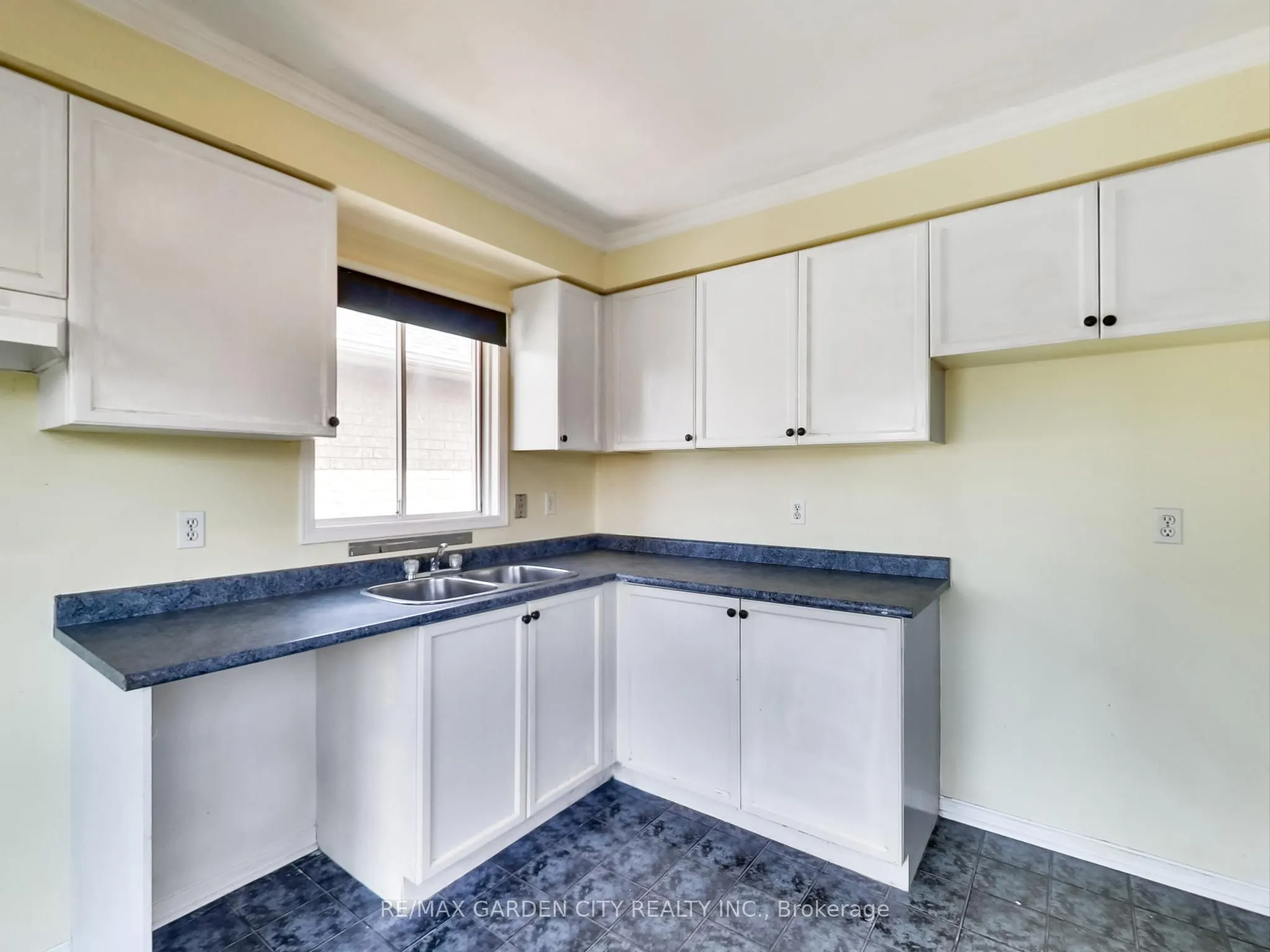 15 CARABRAM Court