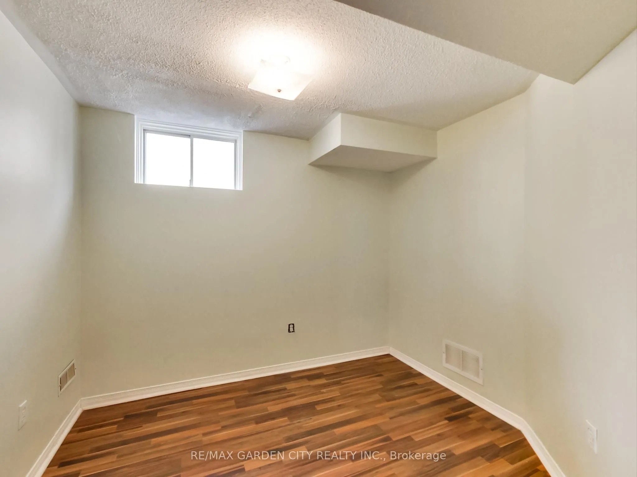 15 CARABRAM Court