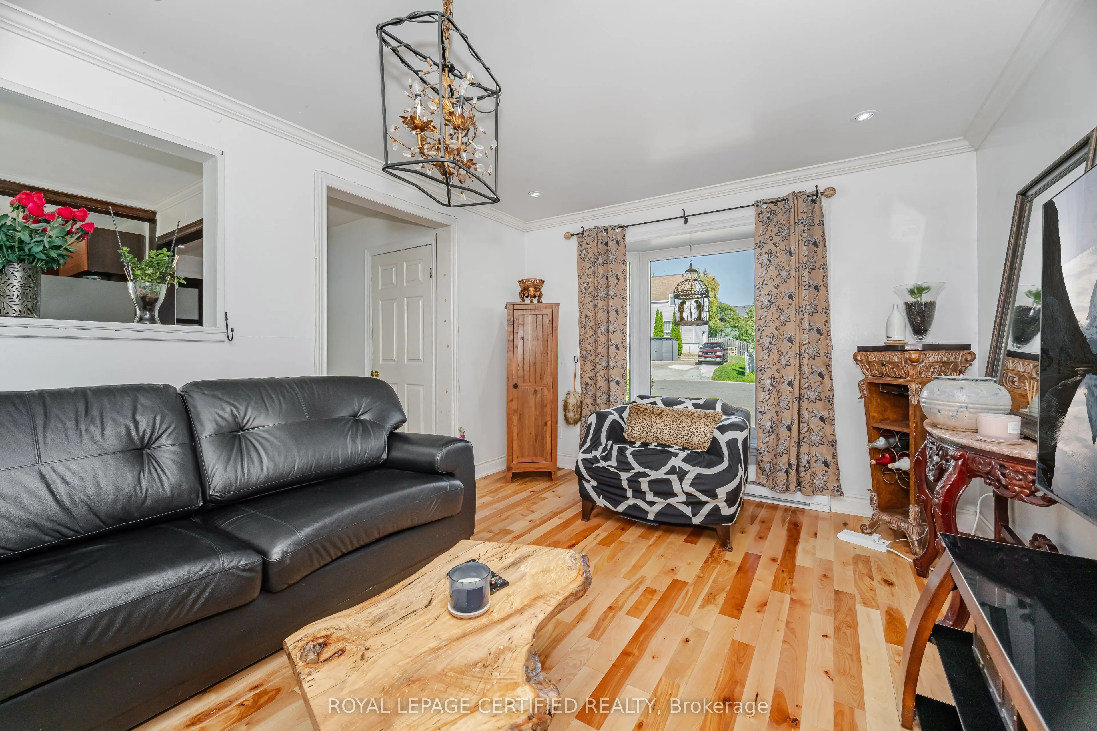 13 Hilldowntree Trail