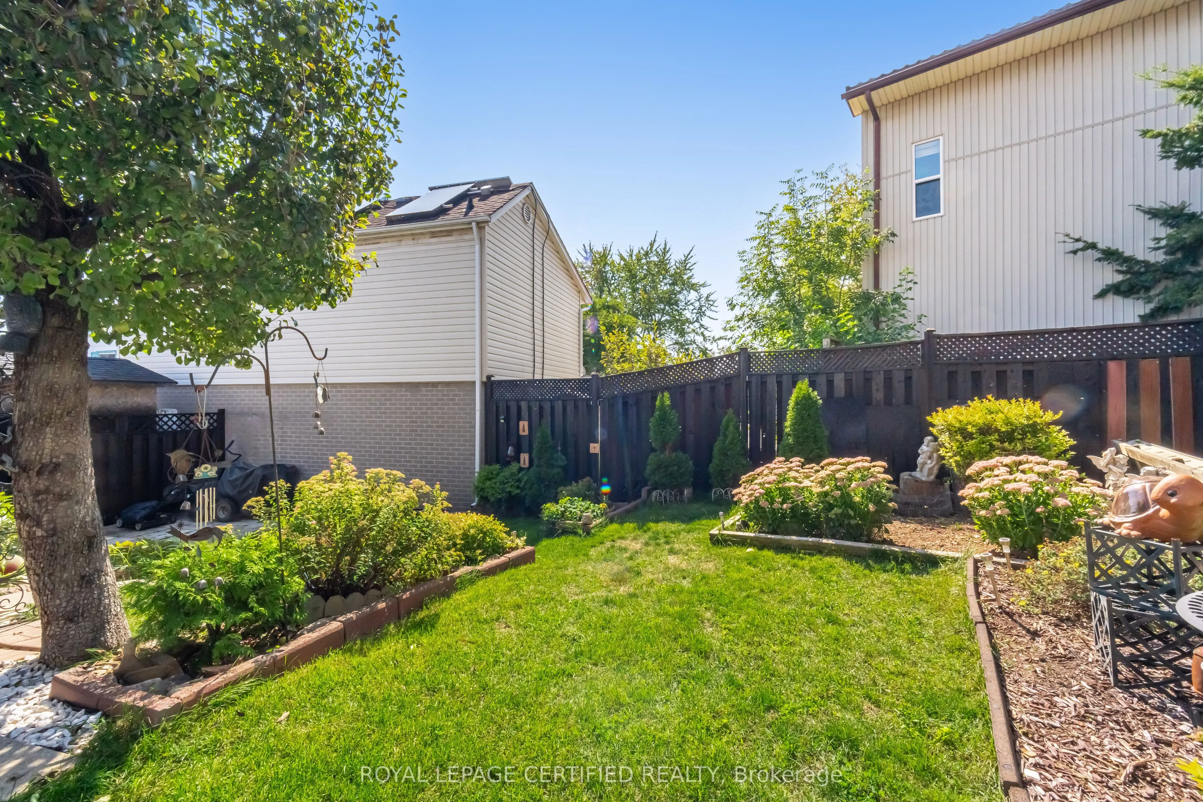 13 Hilldowntree Trail