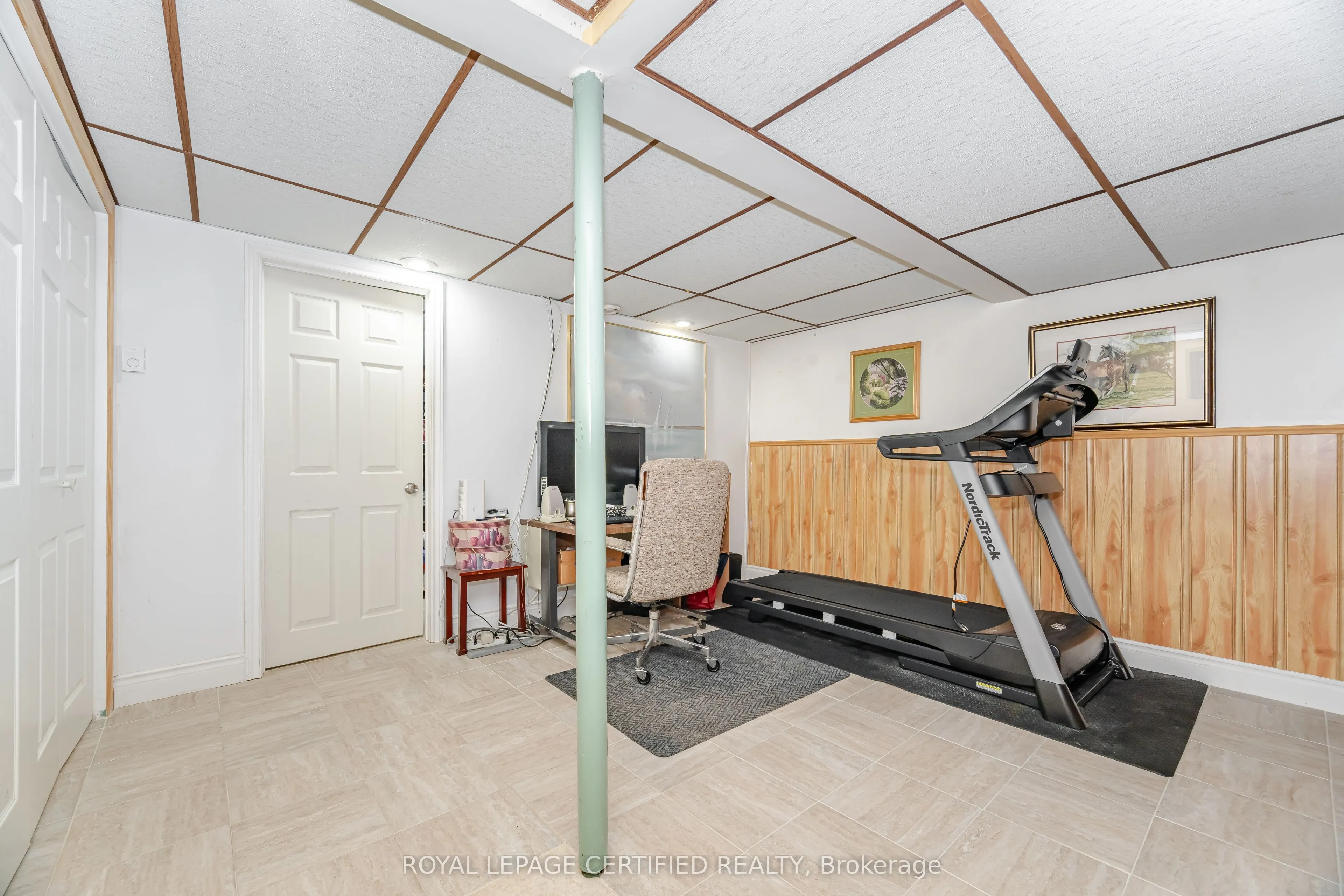 13 Hilldowntree Trail