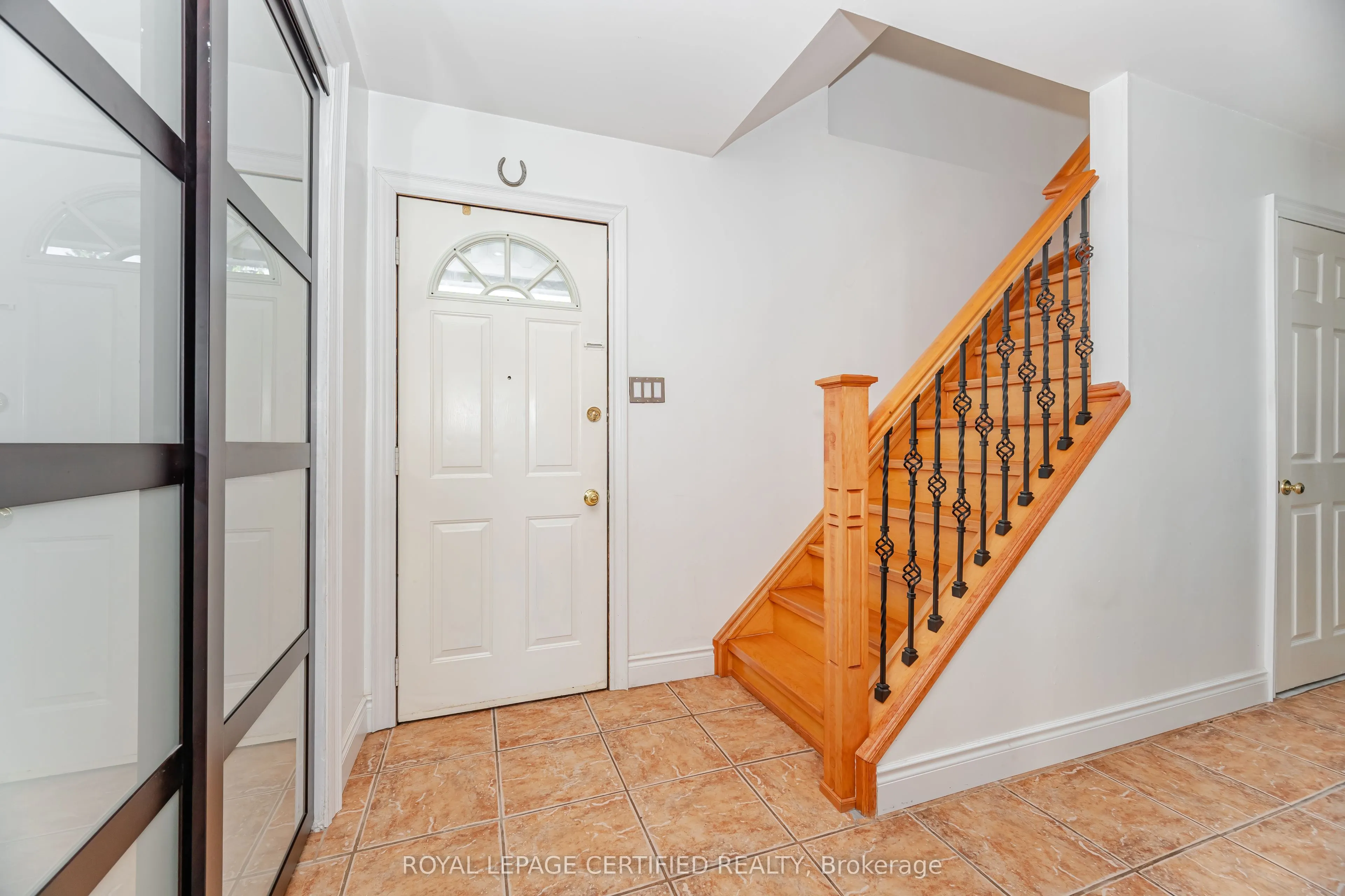 13 Hilldowntree Trail