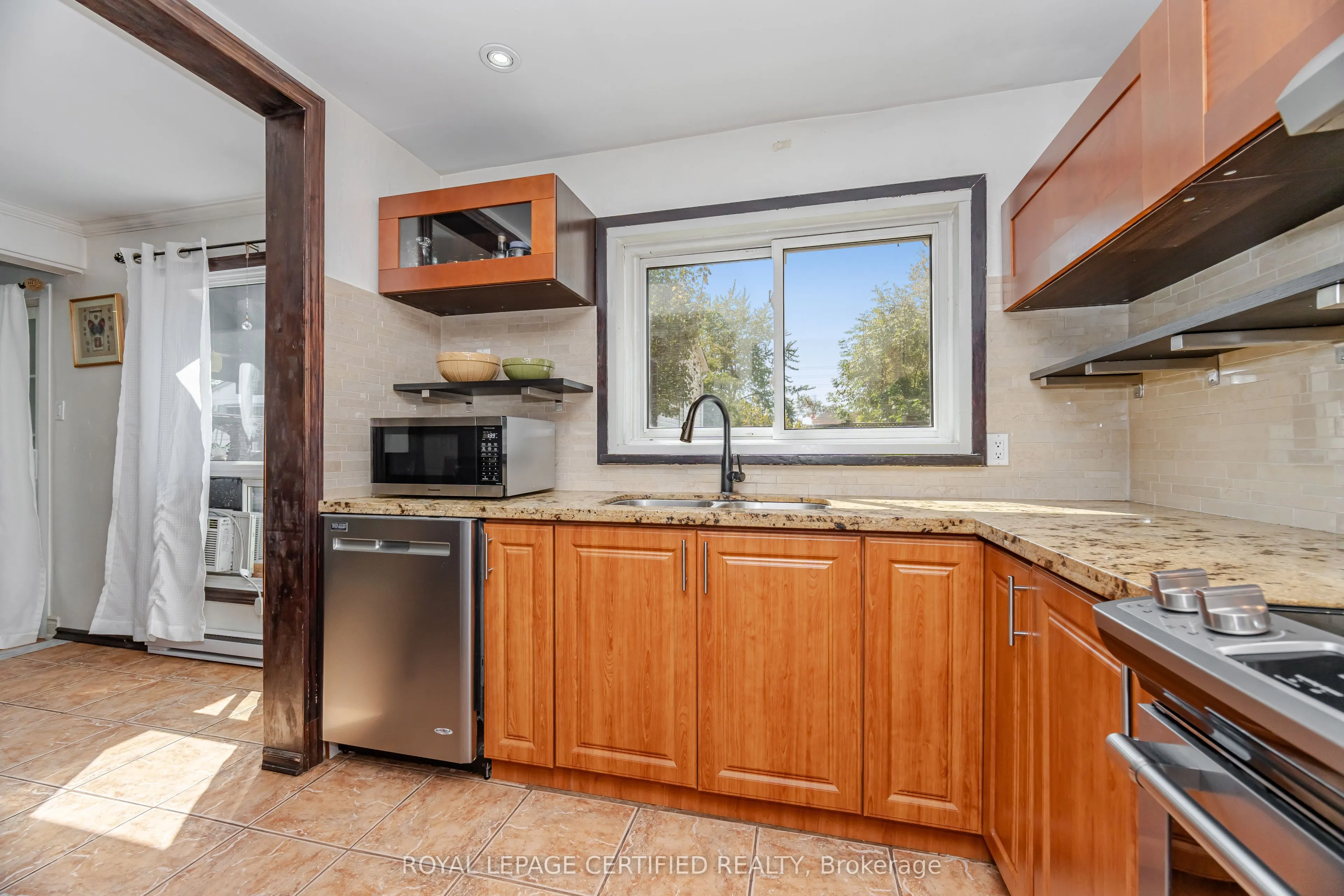13 Hilldowntree Trail