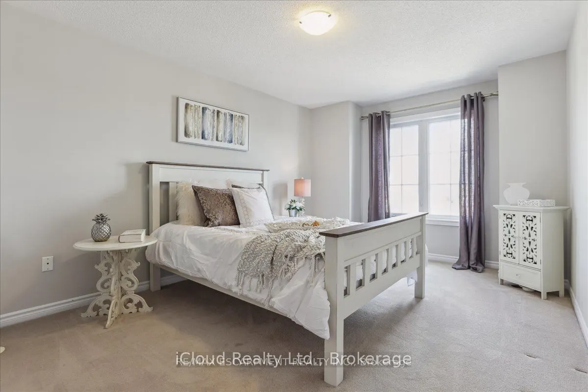 2572 Grand Oak Trail