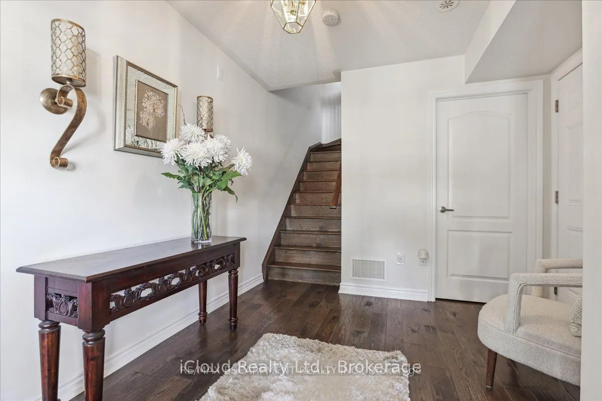 2572 Grand Oak Trail