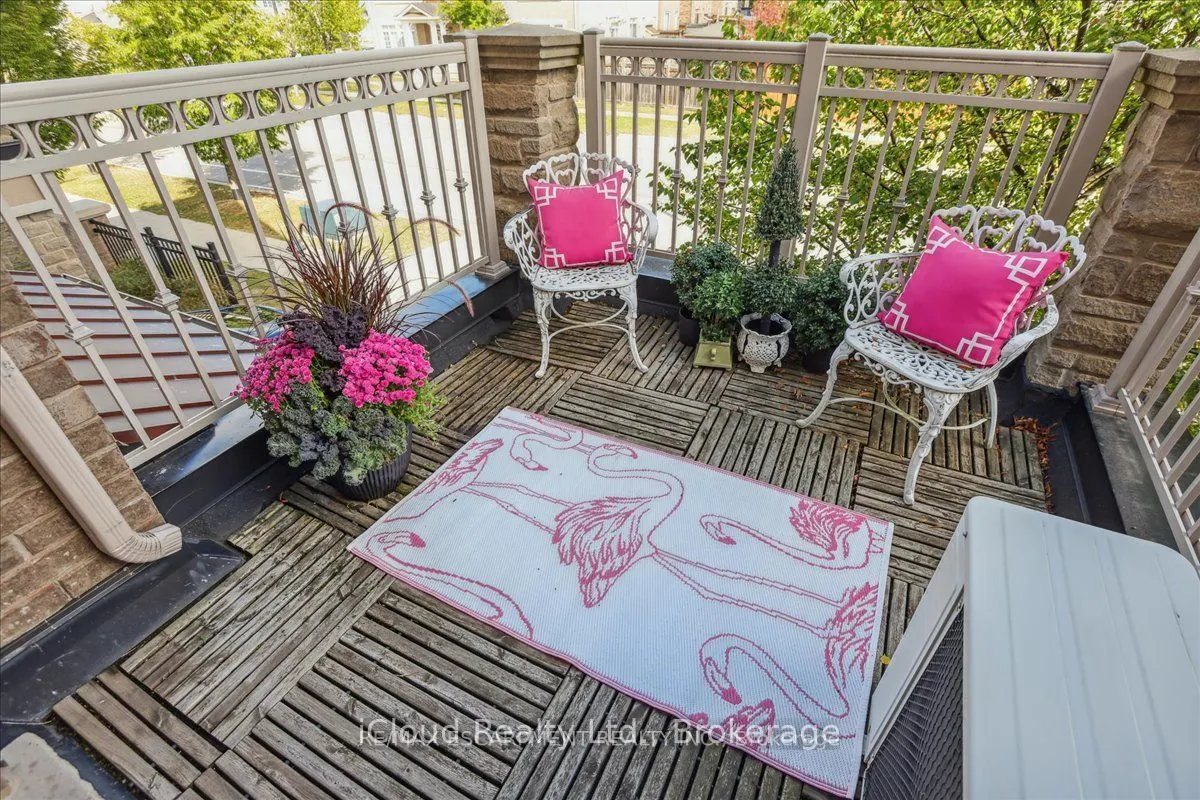 2572 Grand Oak Trail