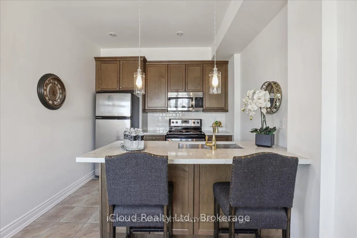 2572 Grand Oak Trail