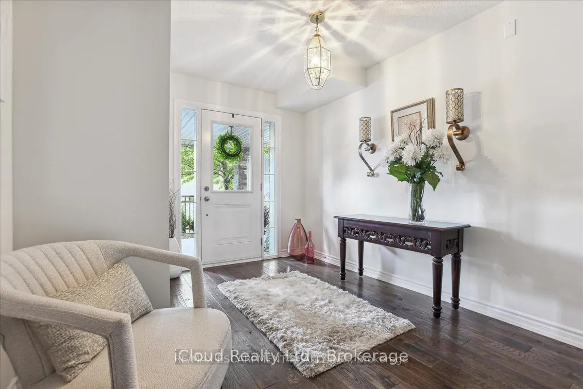 2572 Grand Oak Trail