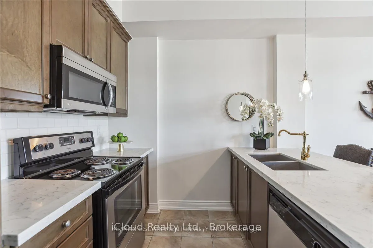 2572 Grand Oak Trail