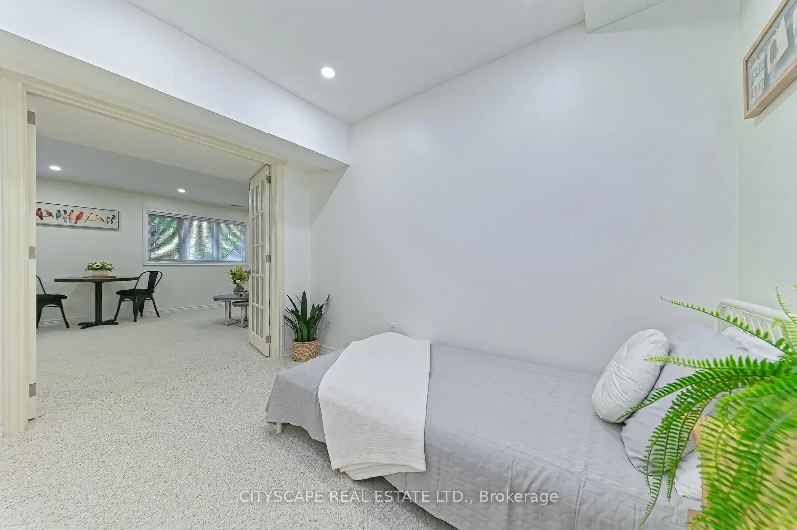 354 Plains Road W