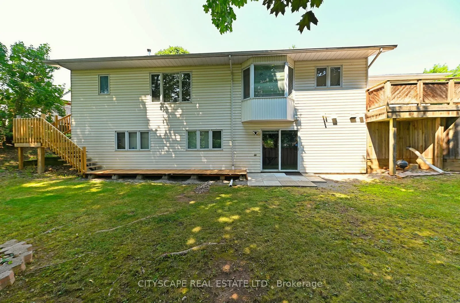 354 Plains Road W