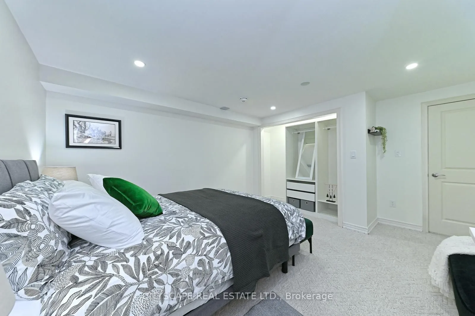354 Plains Road W