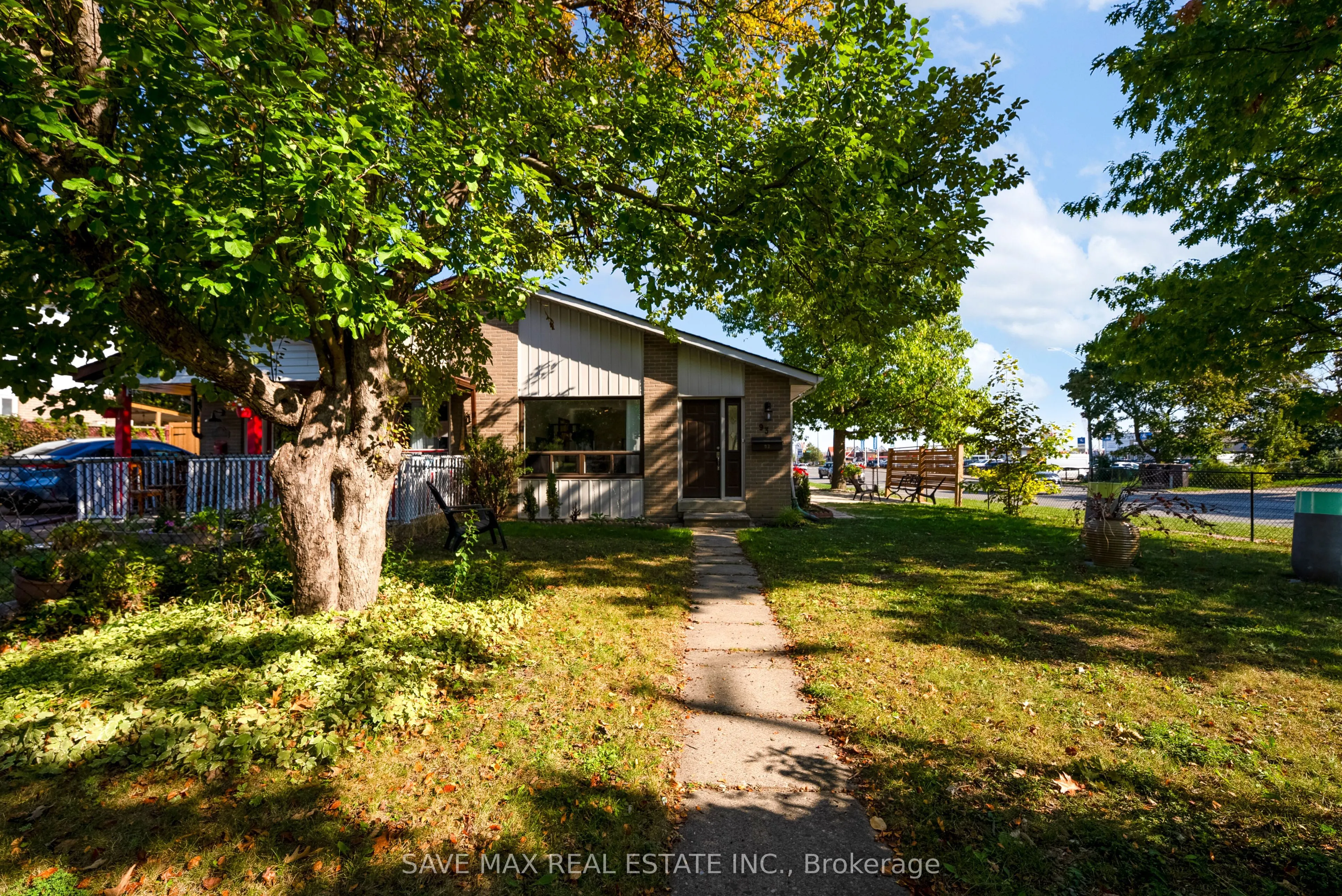 93 Archdekin Drive
