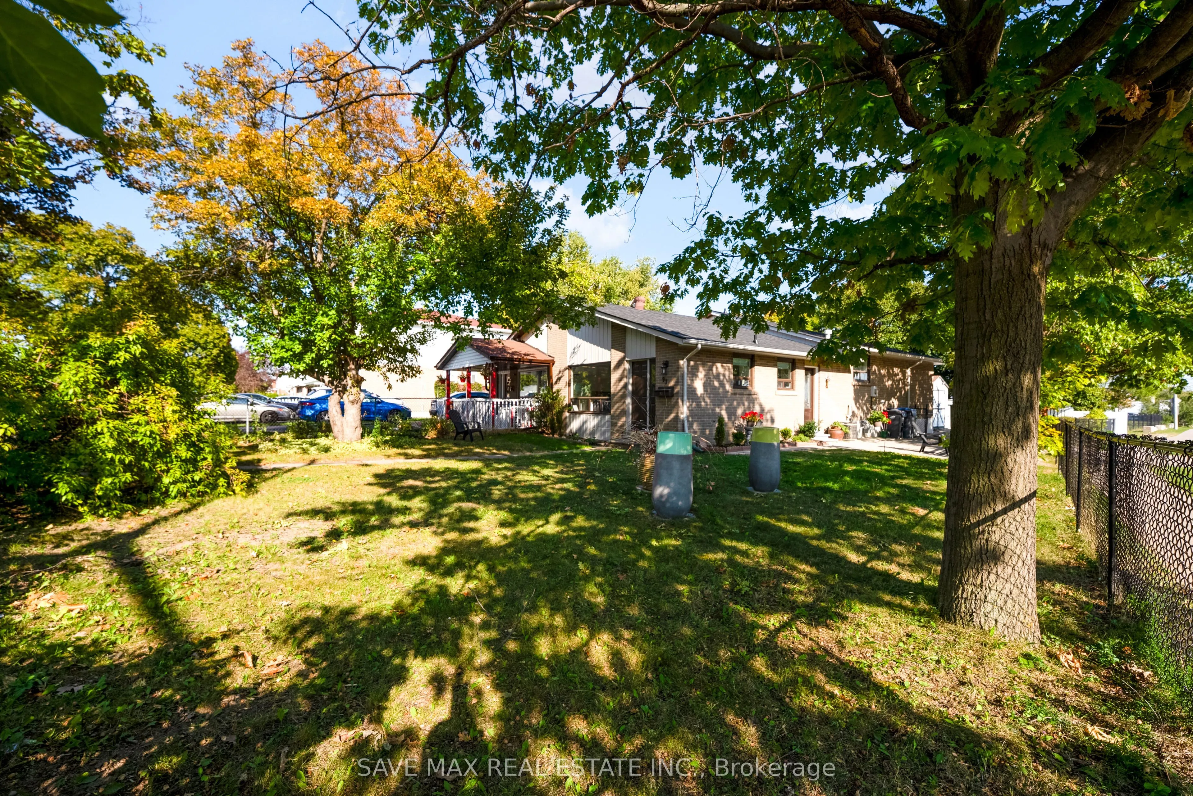 93 Archdekin Drive