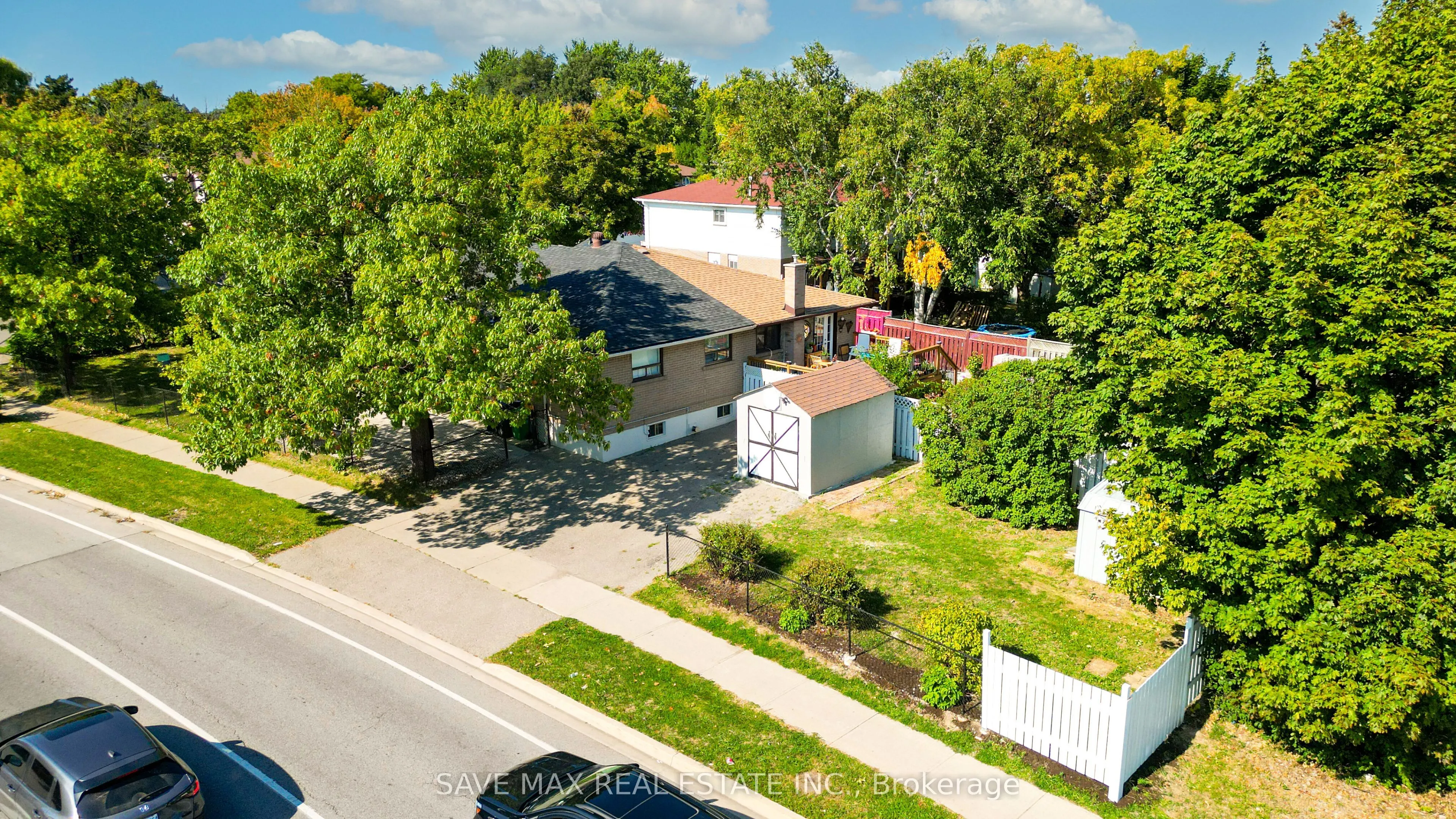 93 Archdekin Drive