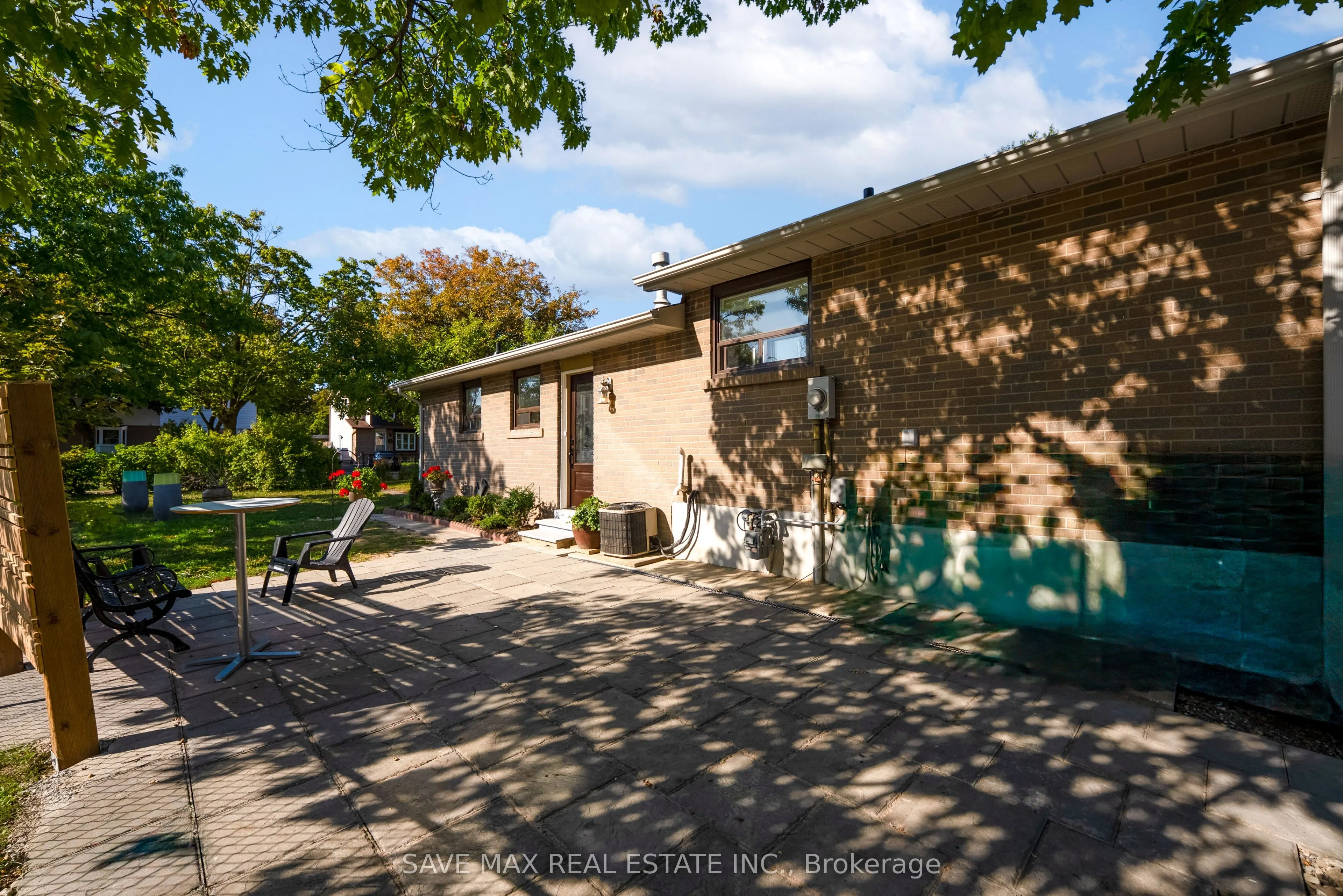 93 Archdekin Drive