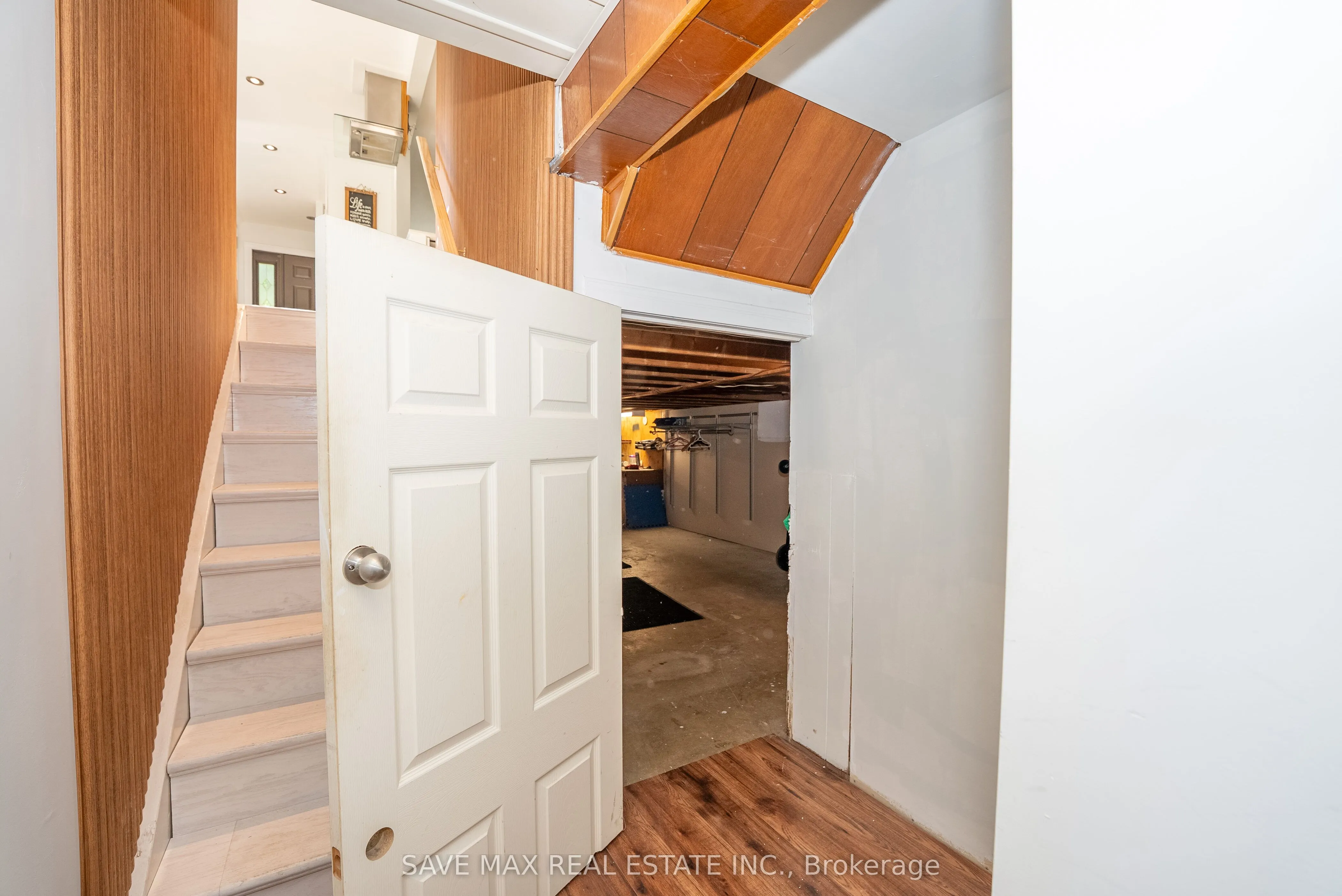 93 Archdekin Drive