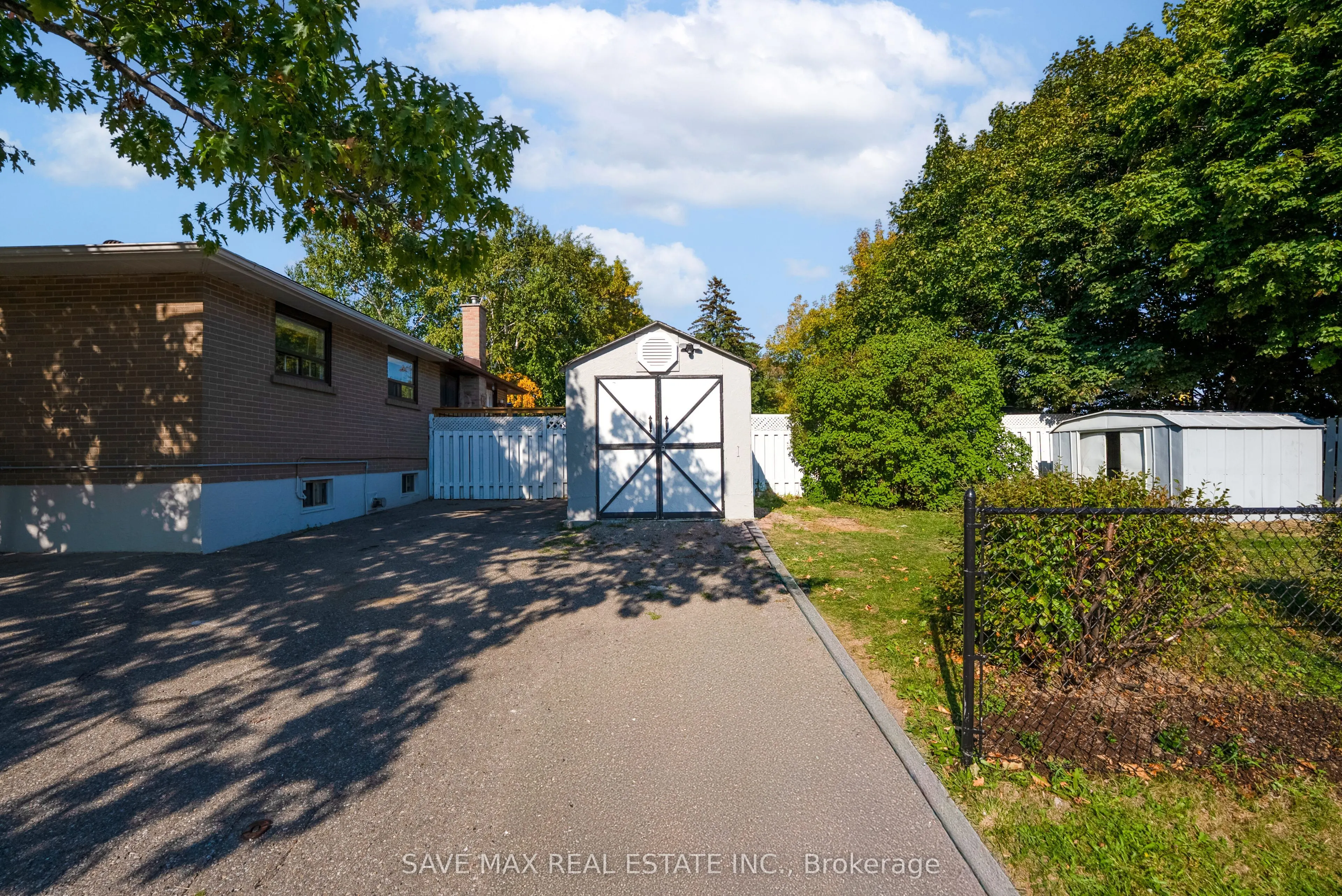 93 Archdekin Drive