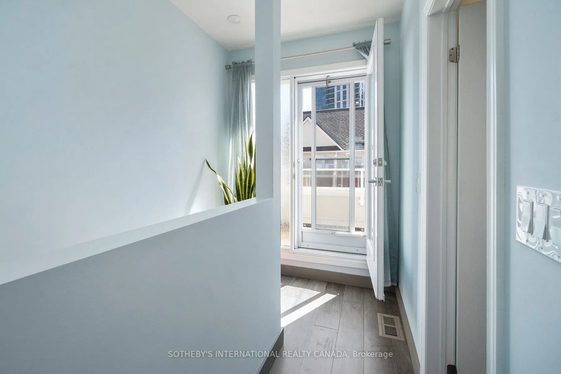 30 Michael Power Place, #6