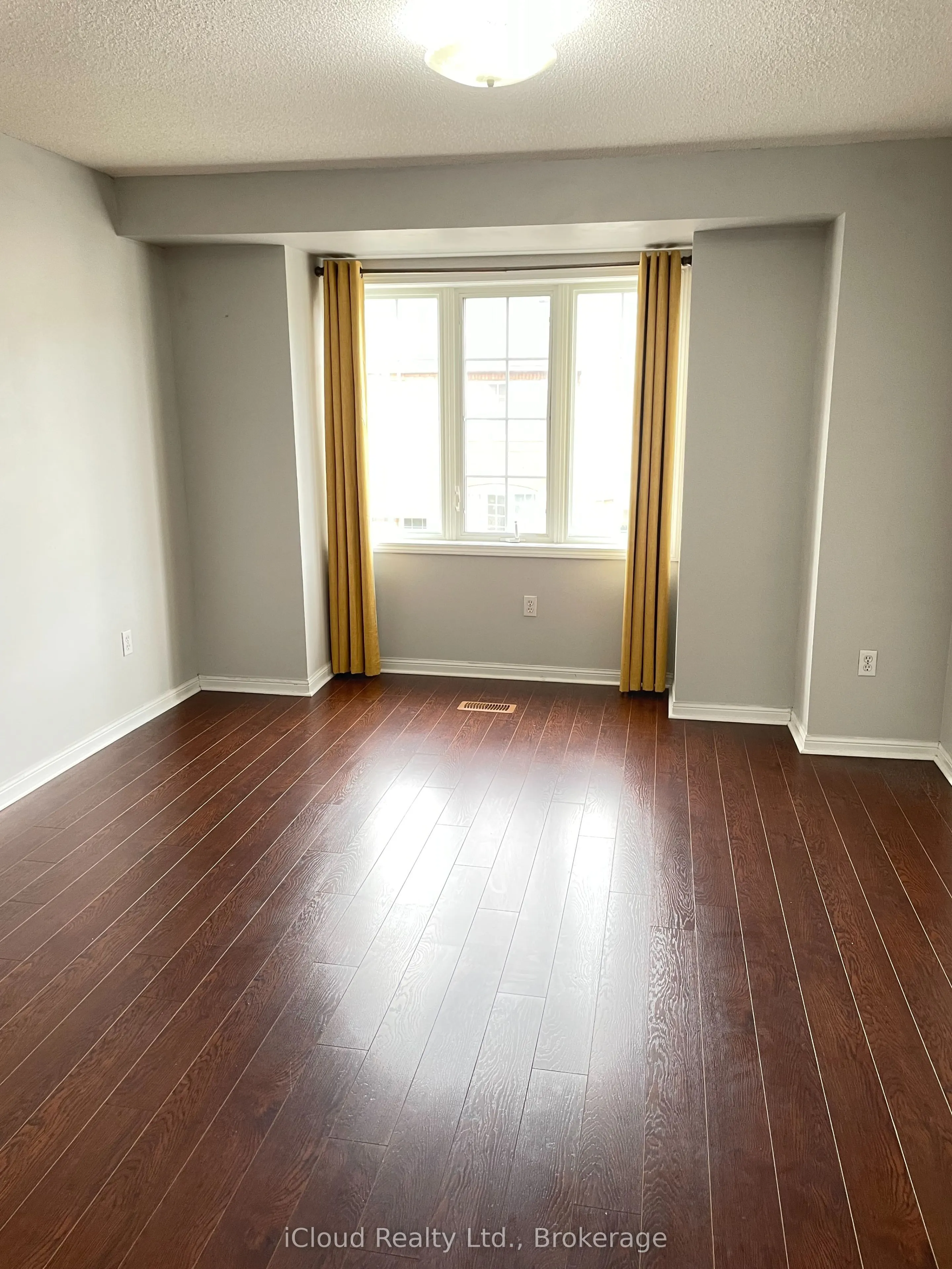 80 Acorn Place, #97