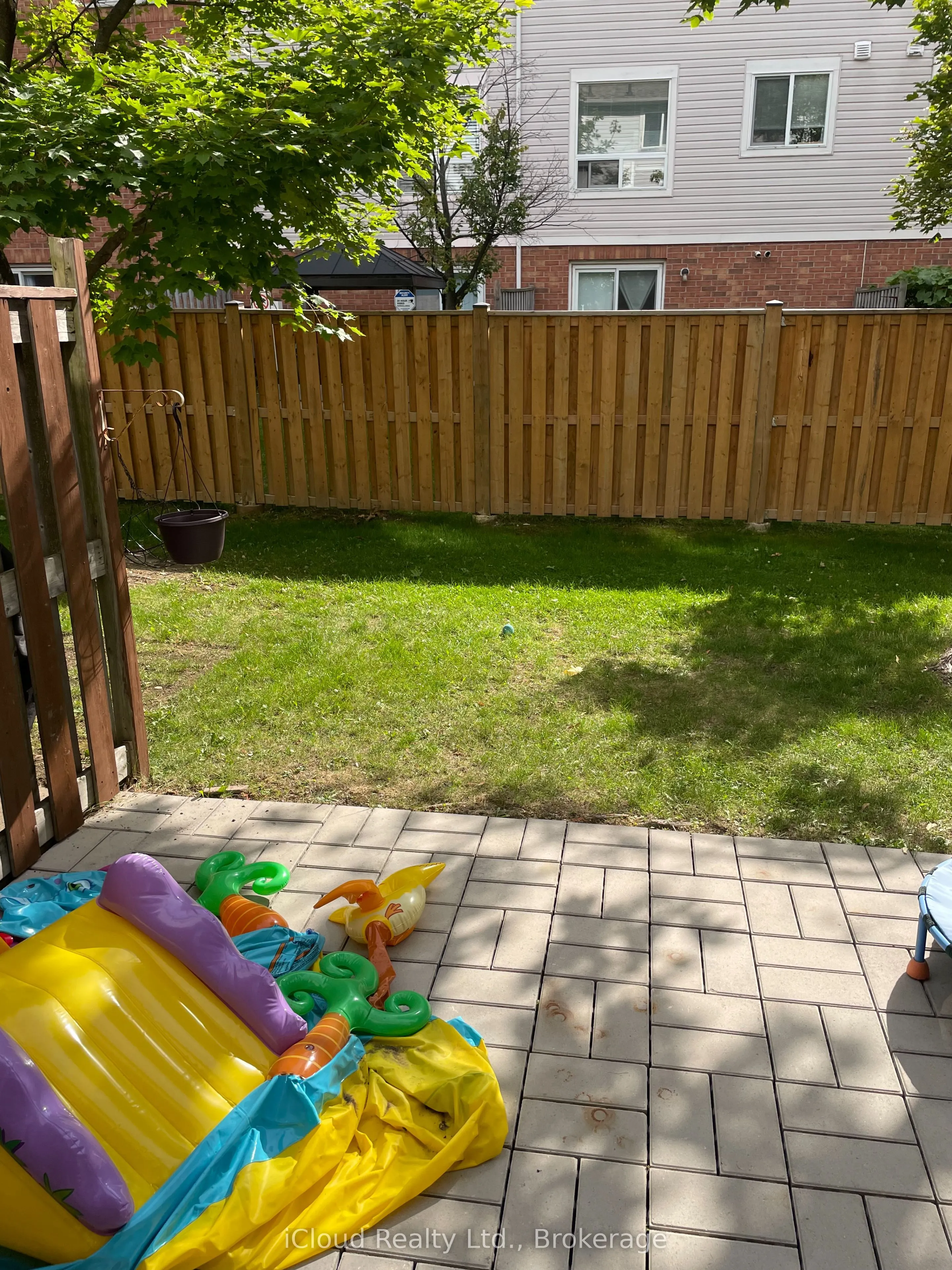 80 Acorn Place, #97