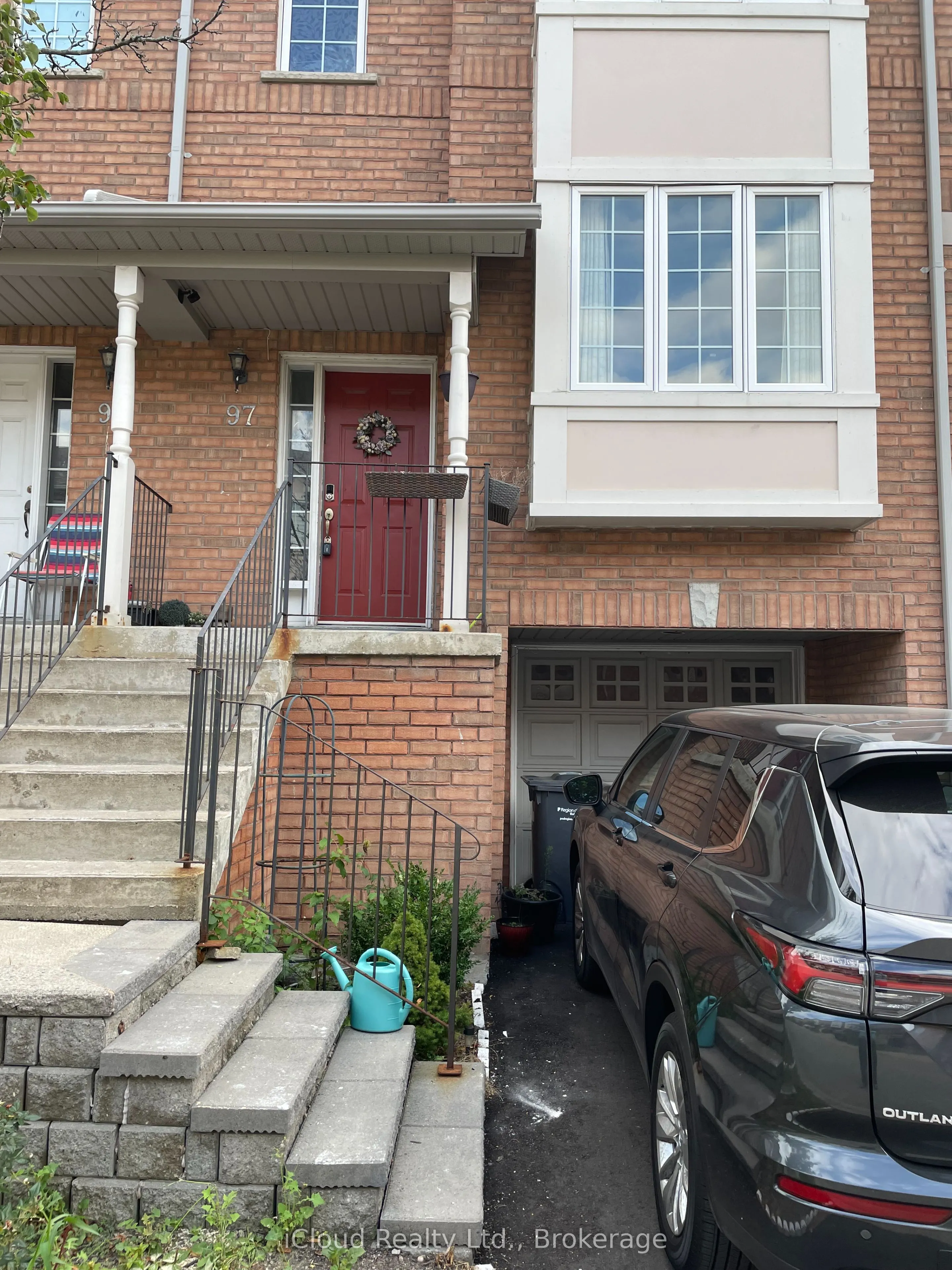 80 Acorn Place, #97