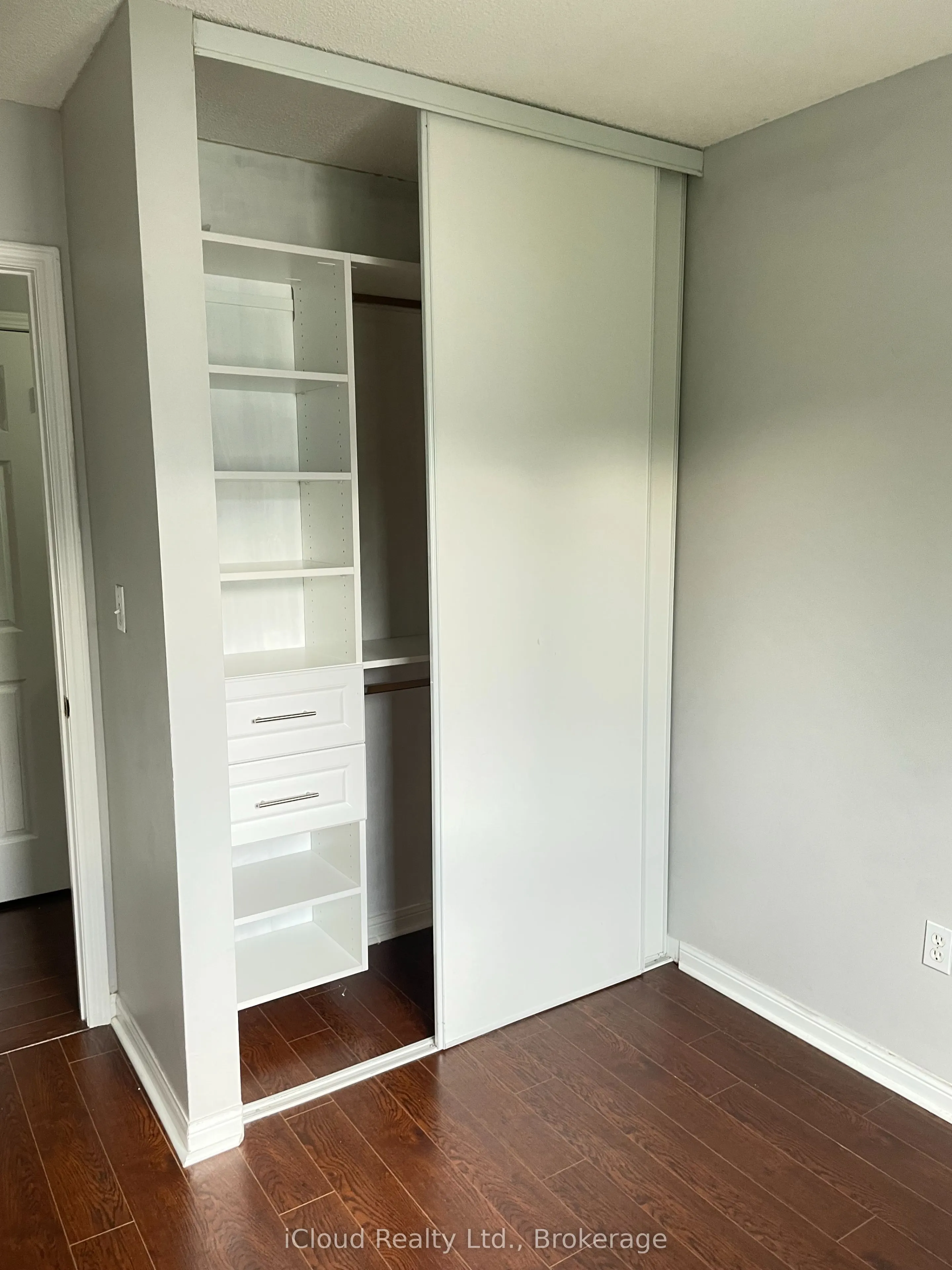 80 Acorn Place, #97
